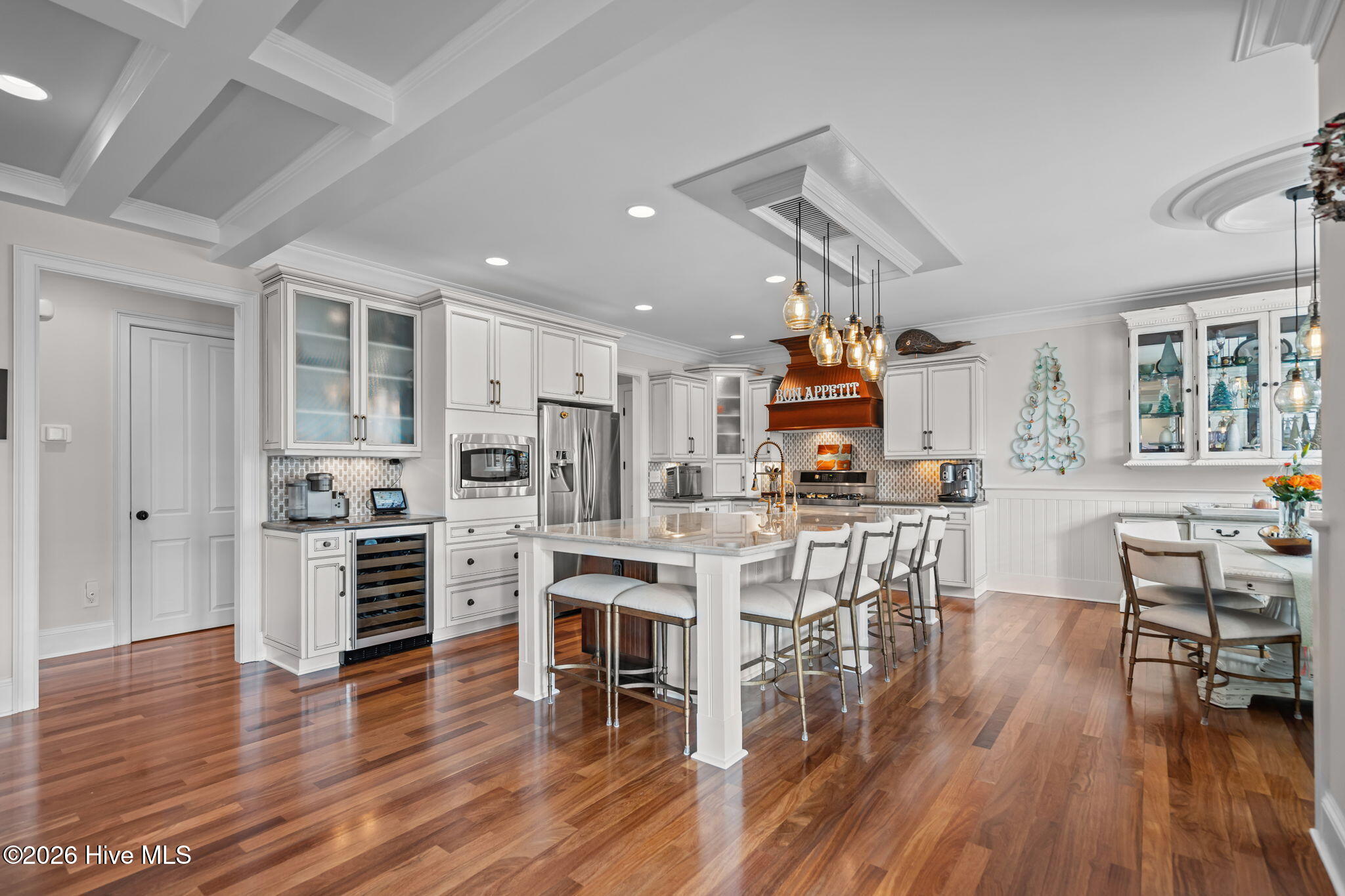 100551618 | Photo 11