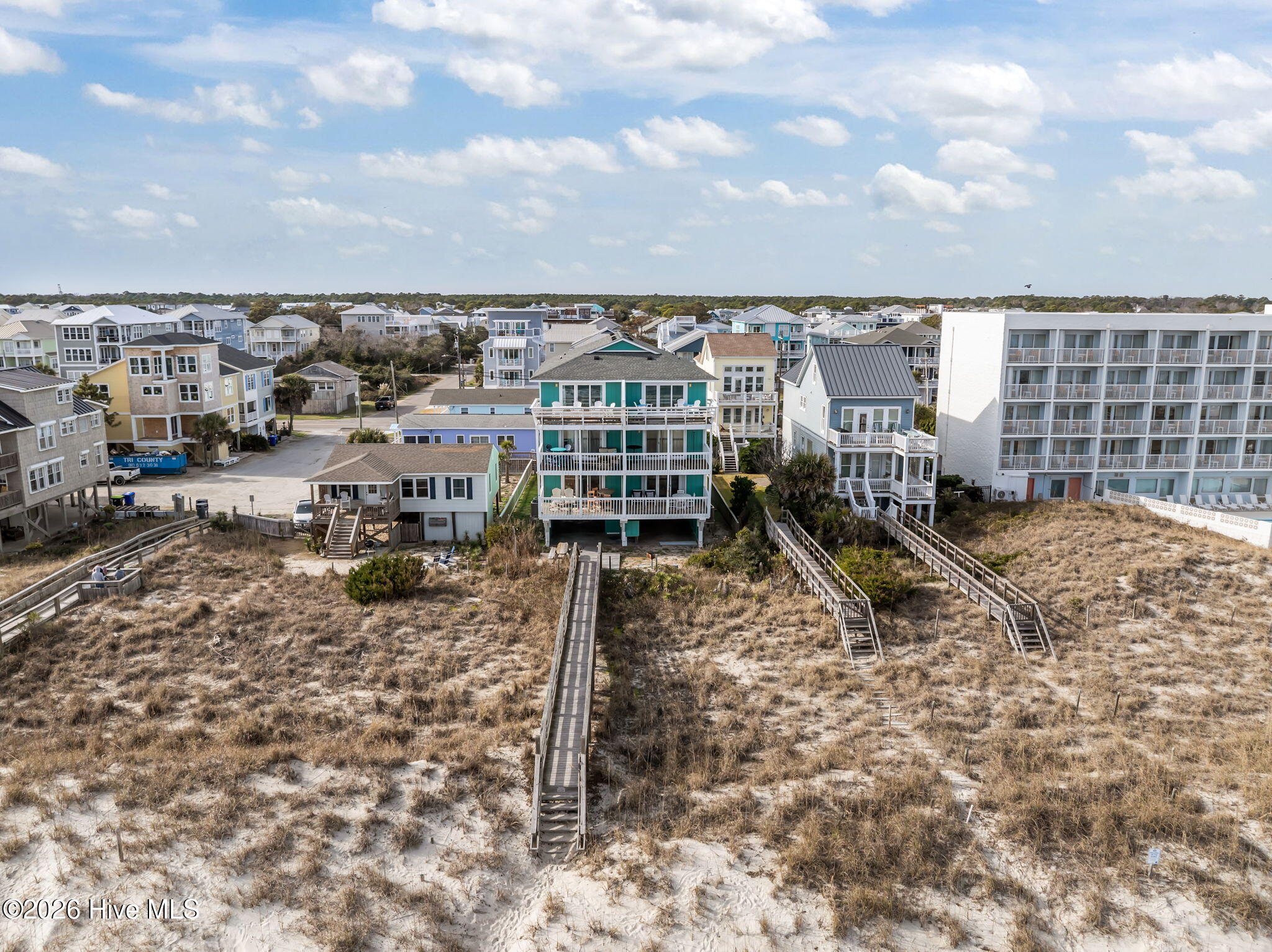 100549615 | Photo 45