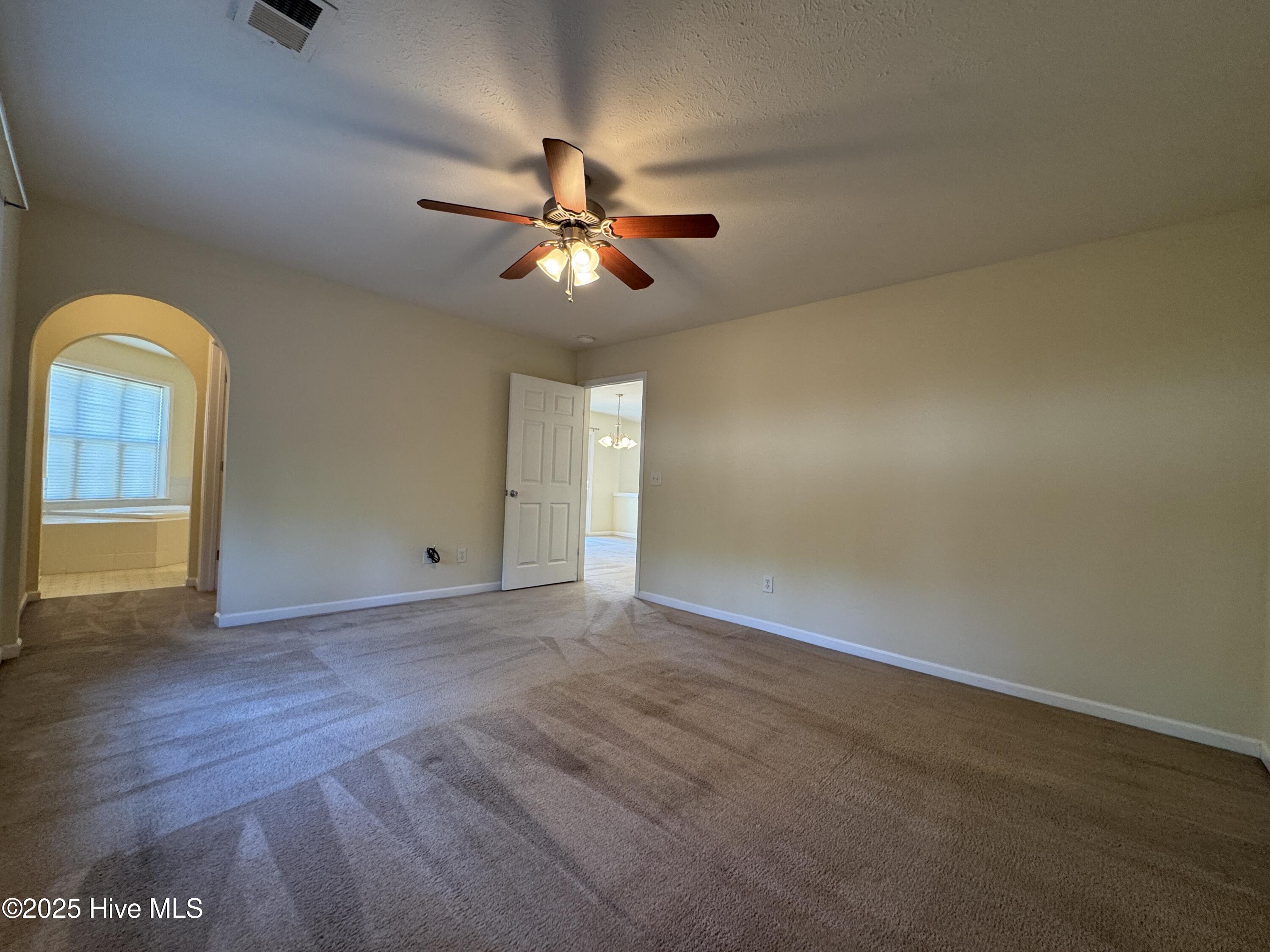 100538642 | Photo 12