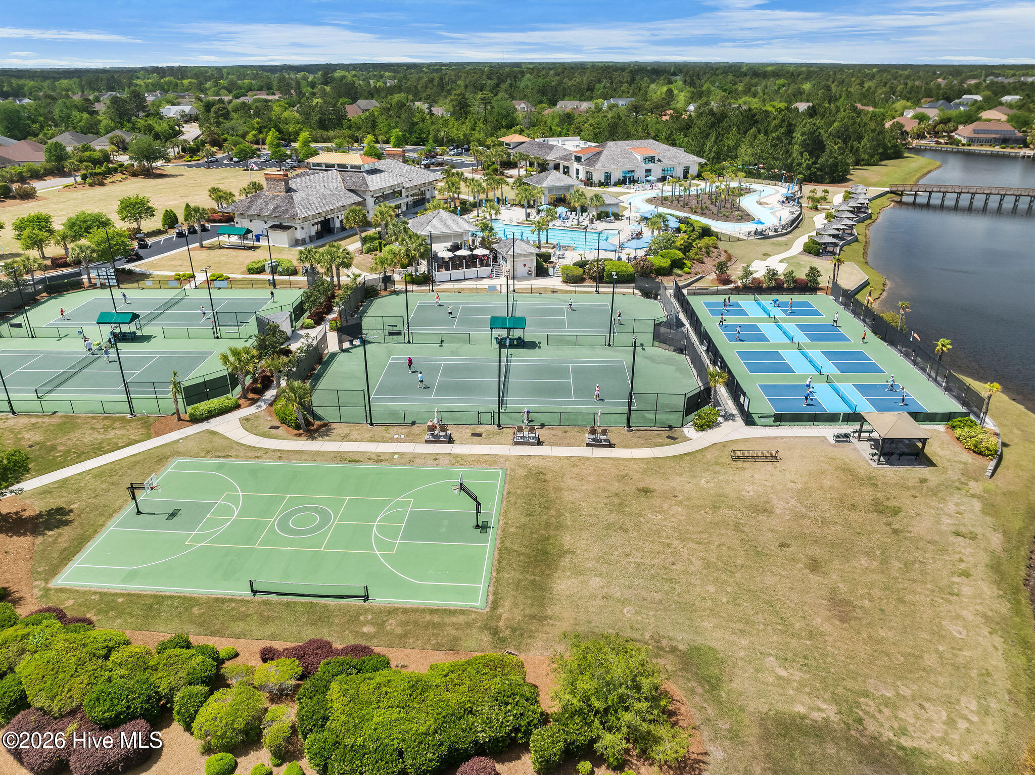 100565690 | Photo 110