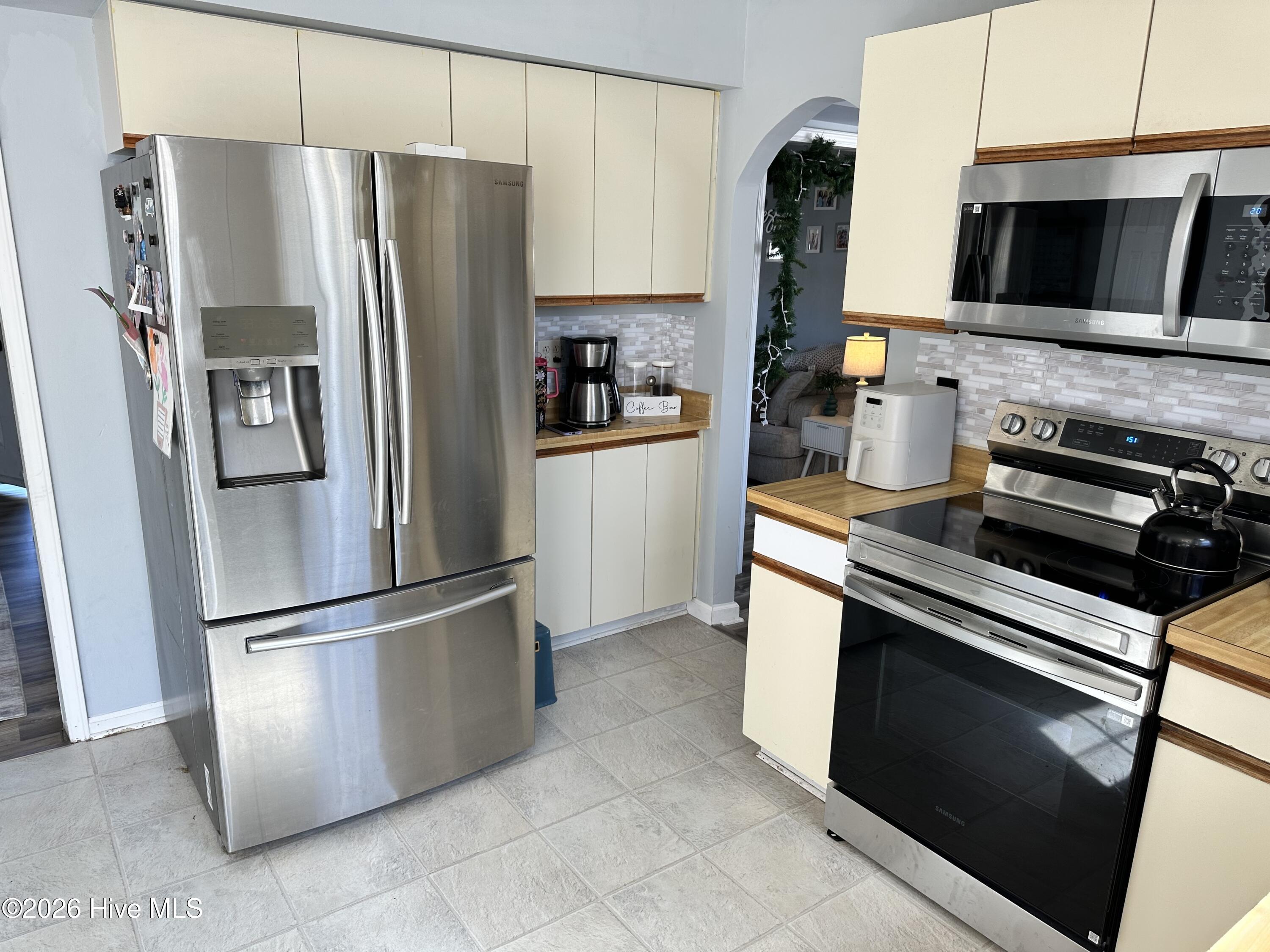 100558377 | Photo 12