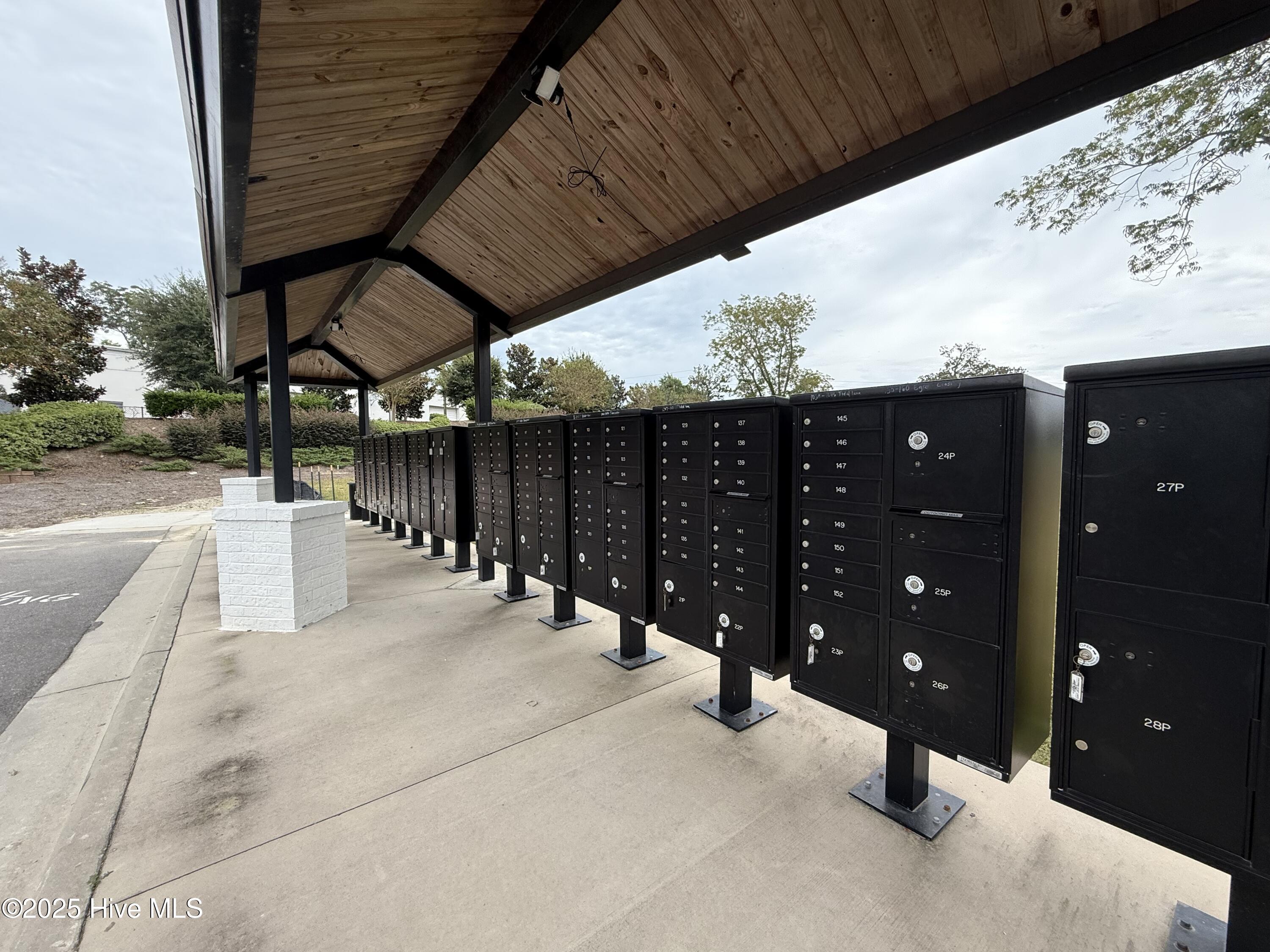 100531935 | Photo 10