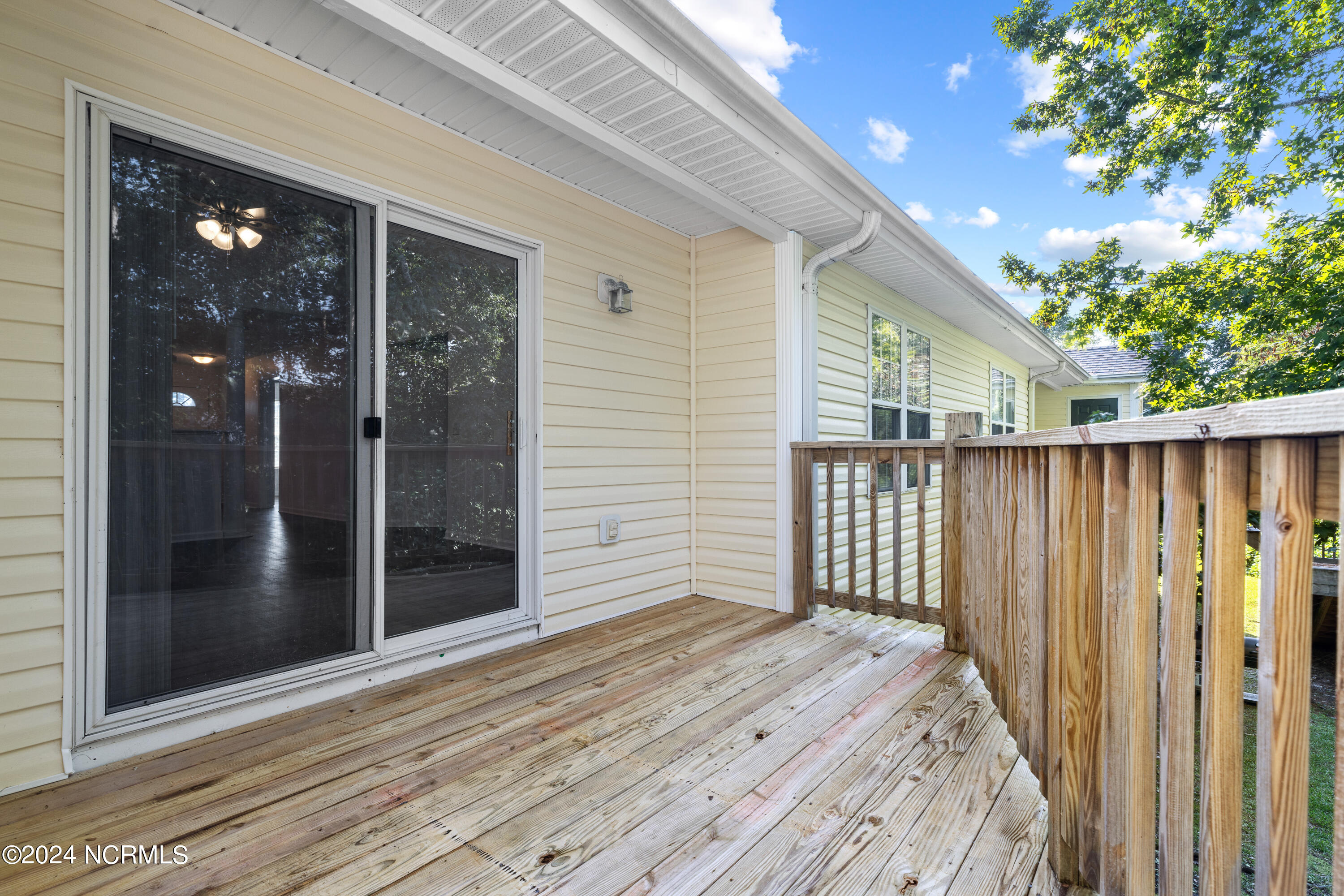 100486936 | Photo 32