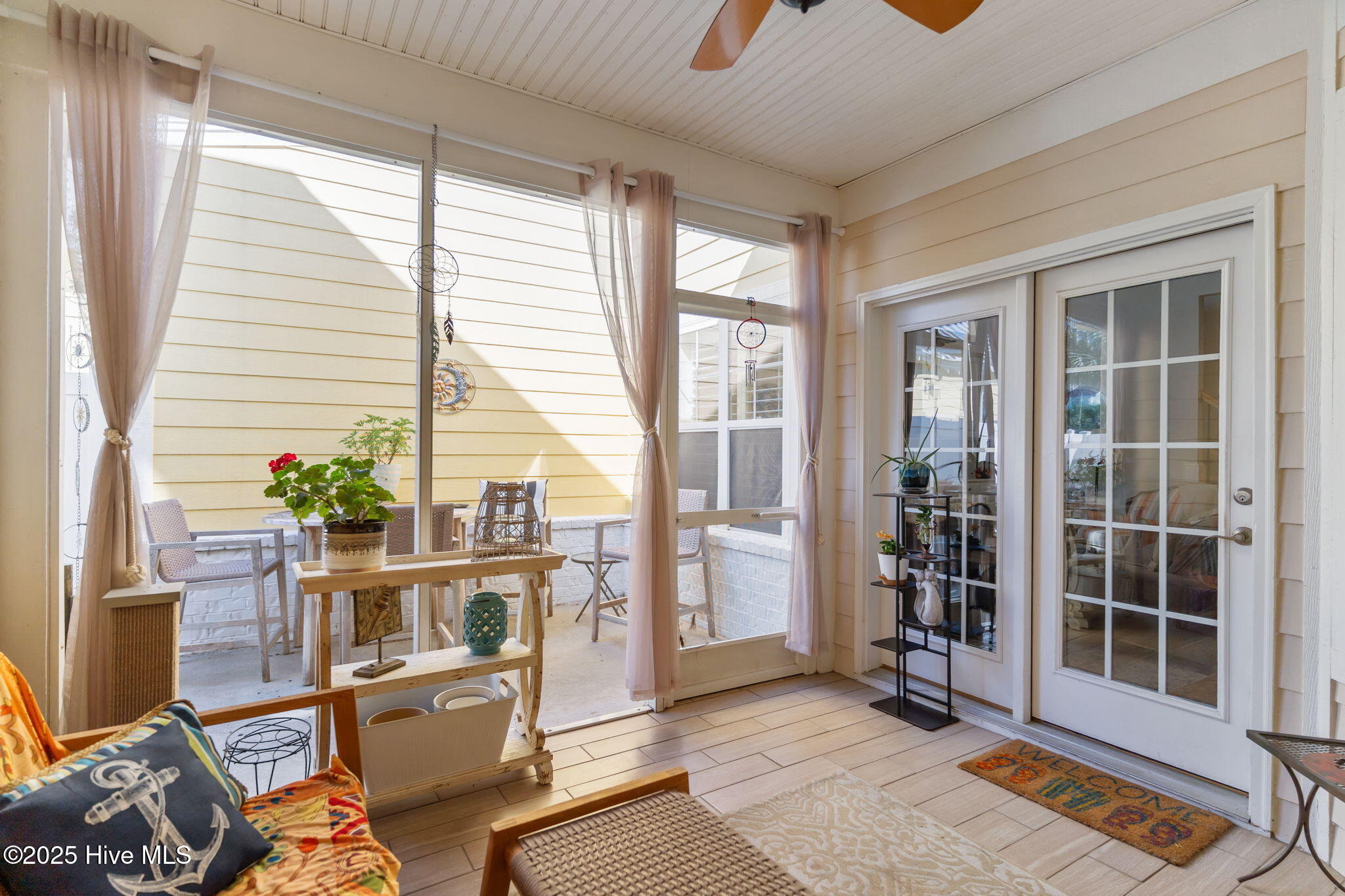 100540381 | Photo 35