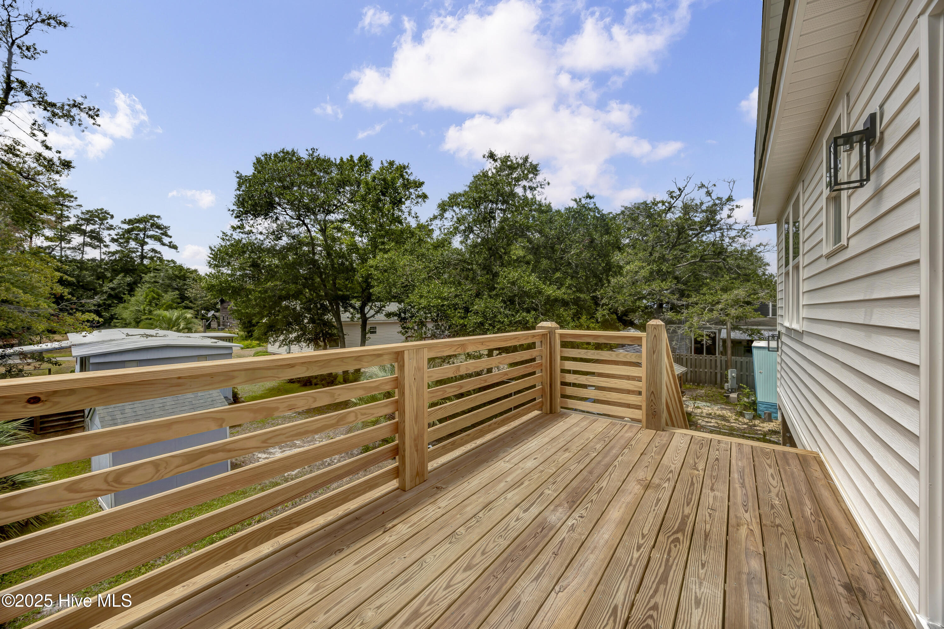 100509344 | Photo 31