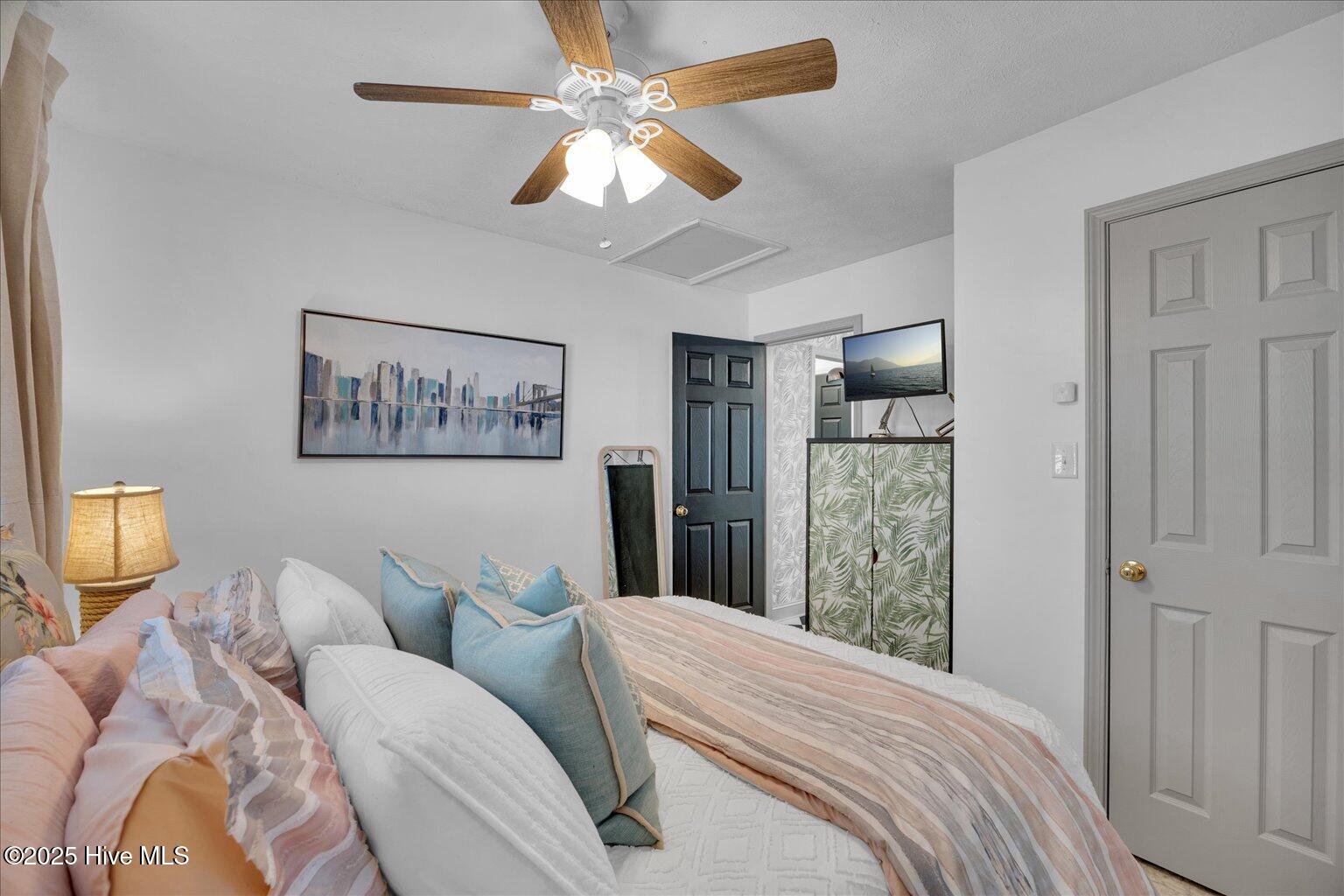 100497695 | Photo 23