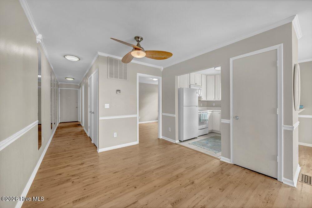 100560148 | Photo 13