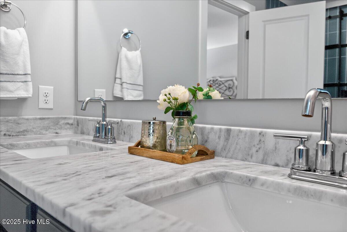 100514096 | Photo 56