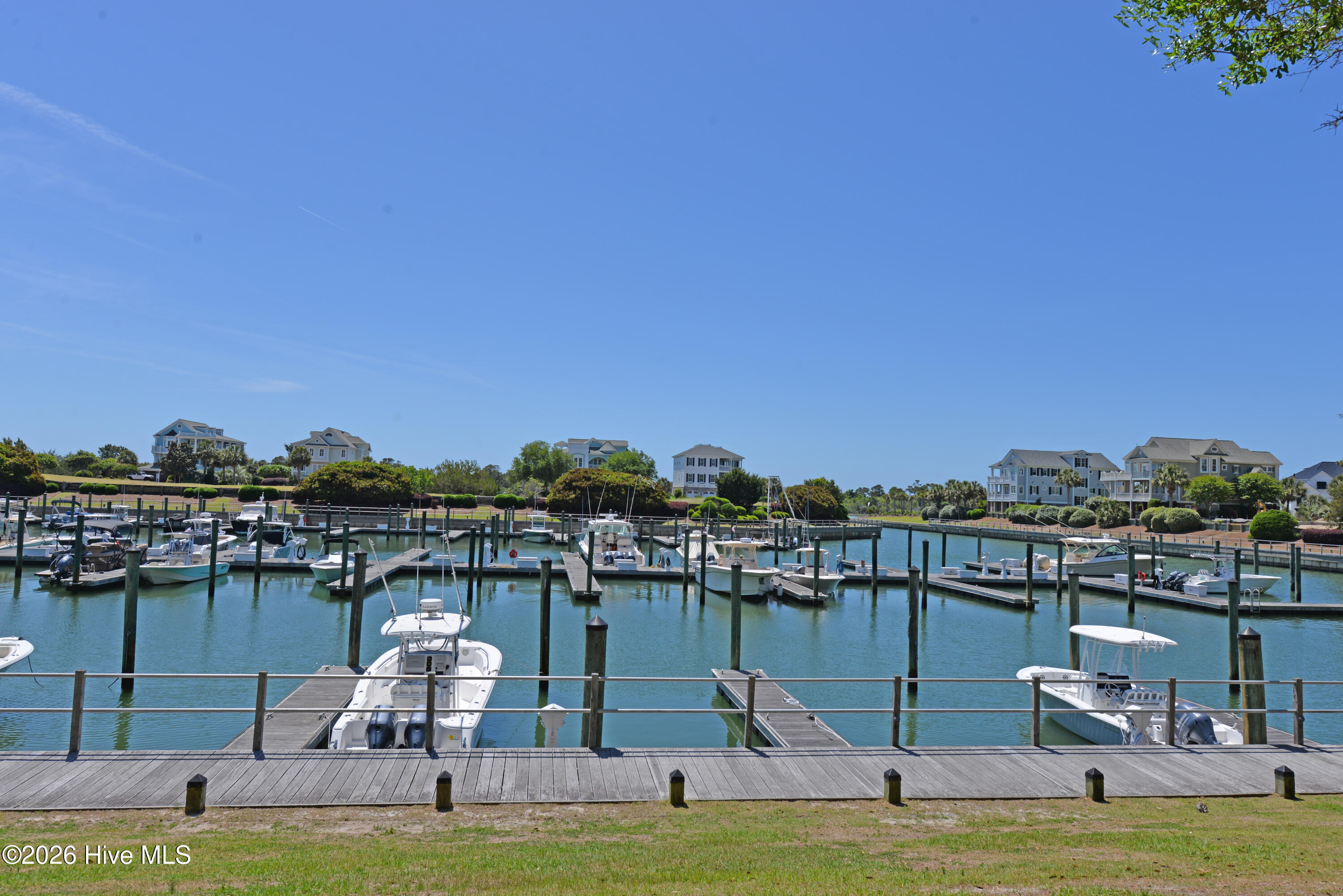 100560479 | Photo 23