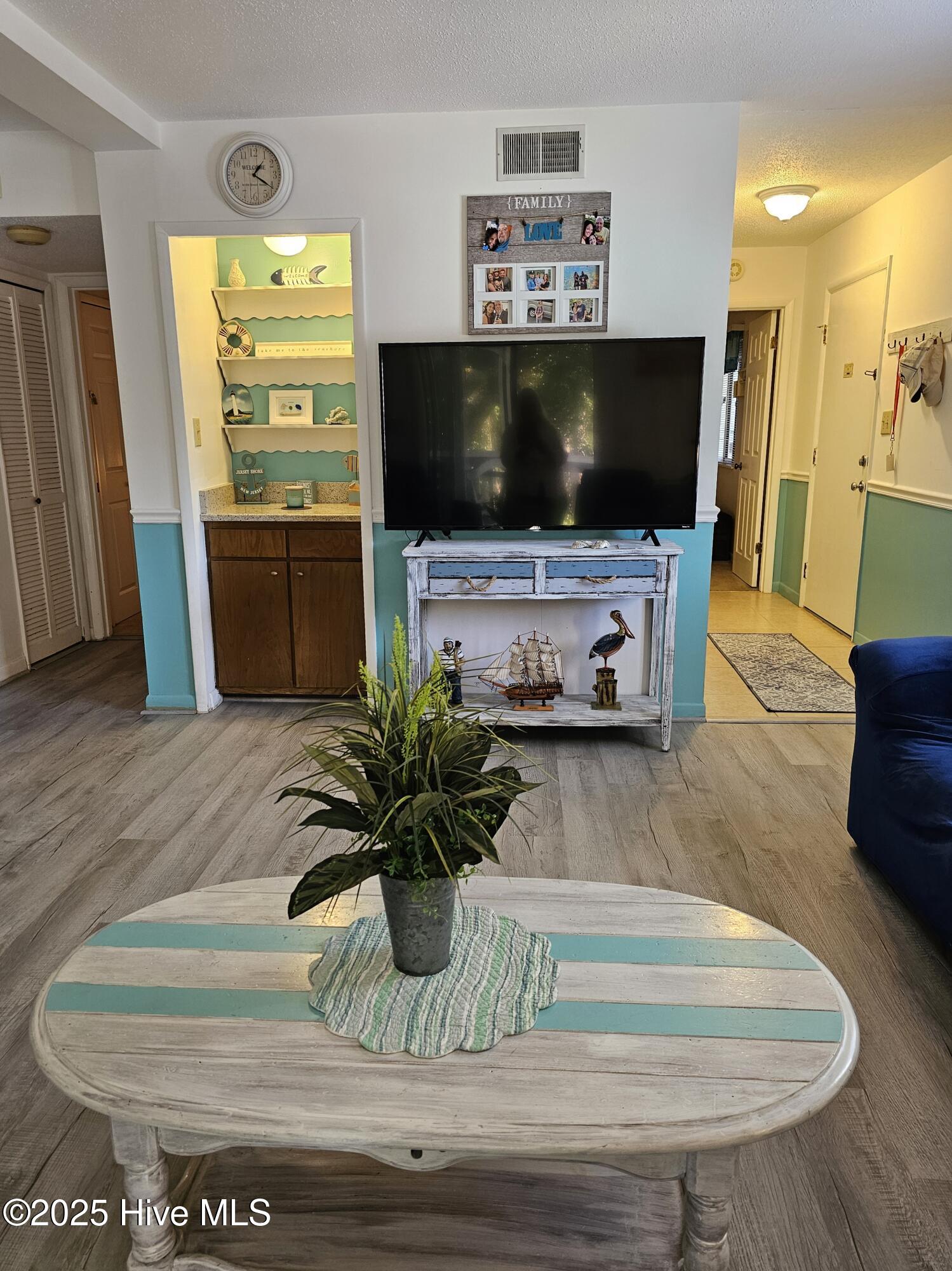 100537218 | Photo 12