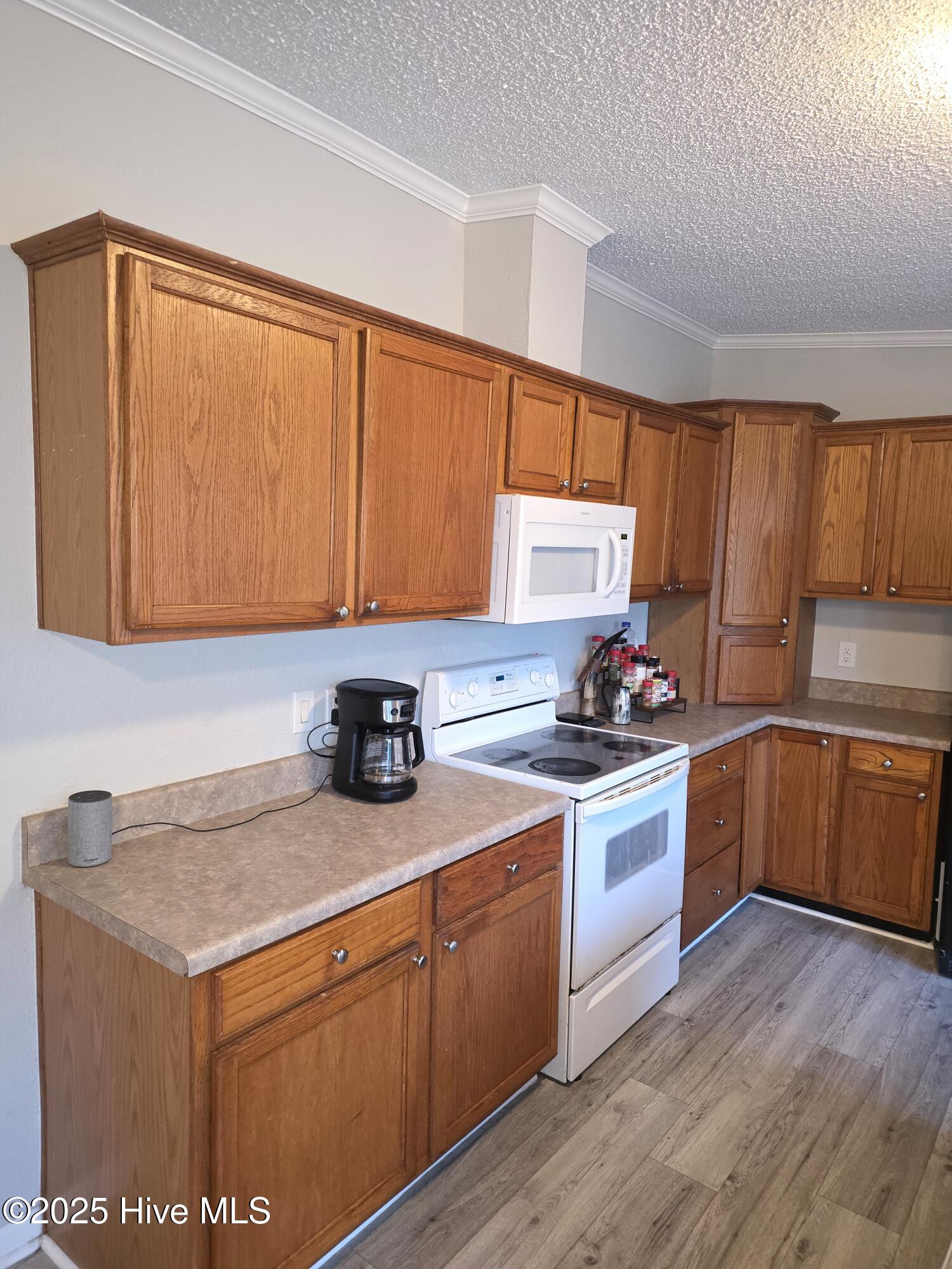 100528140 | Photo 16