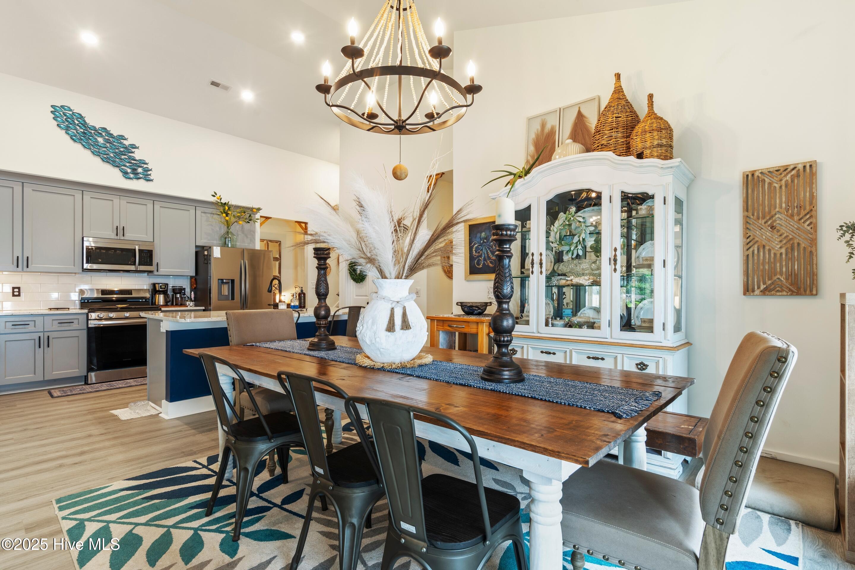 100525956 | Photo 31