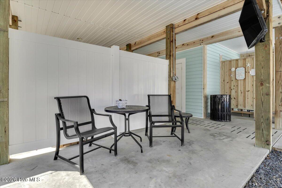 100569217 | Photo 46