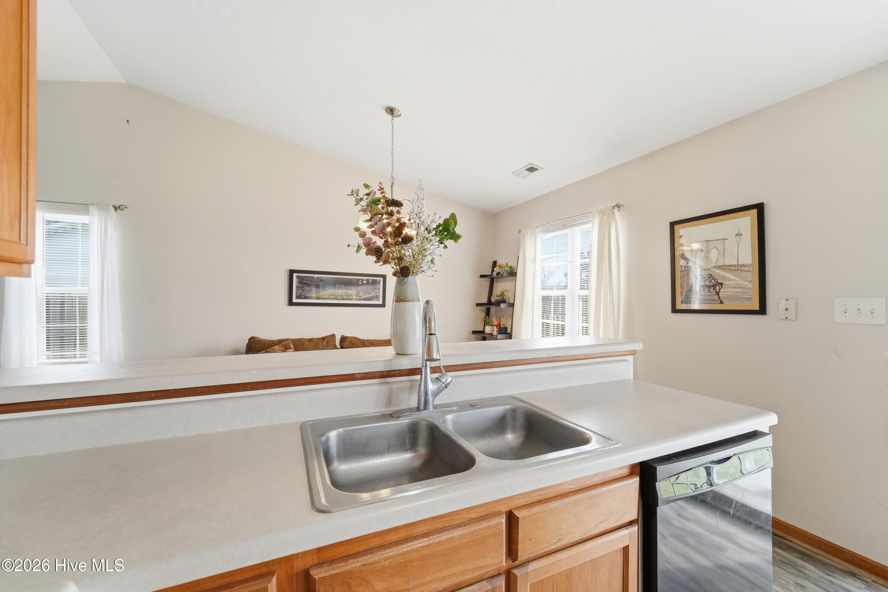 100562378 | Photo 27