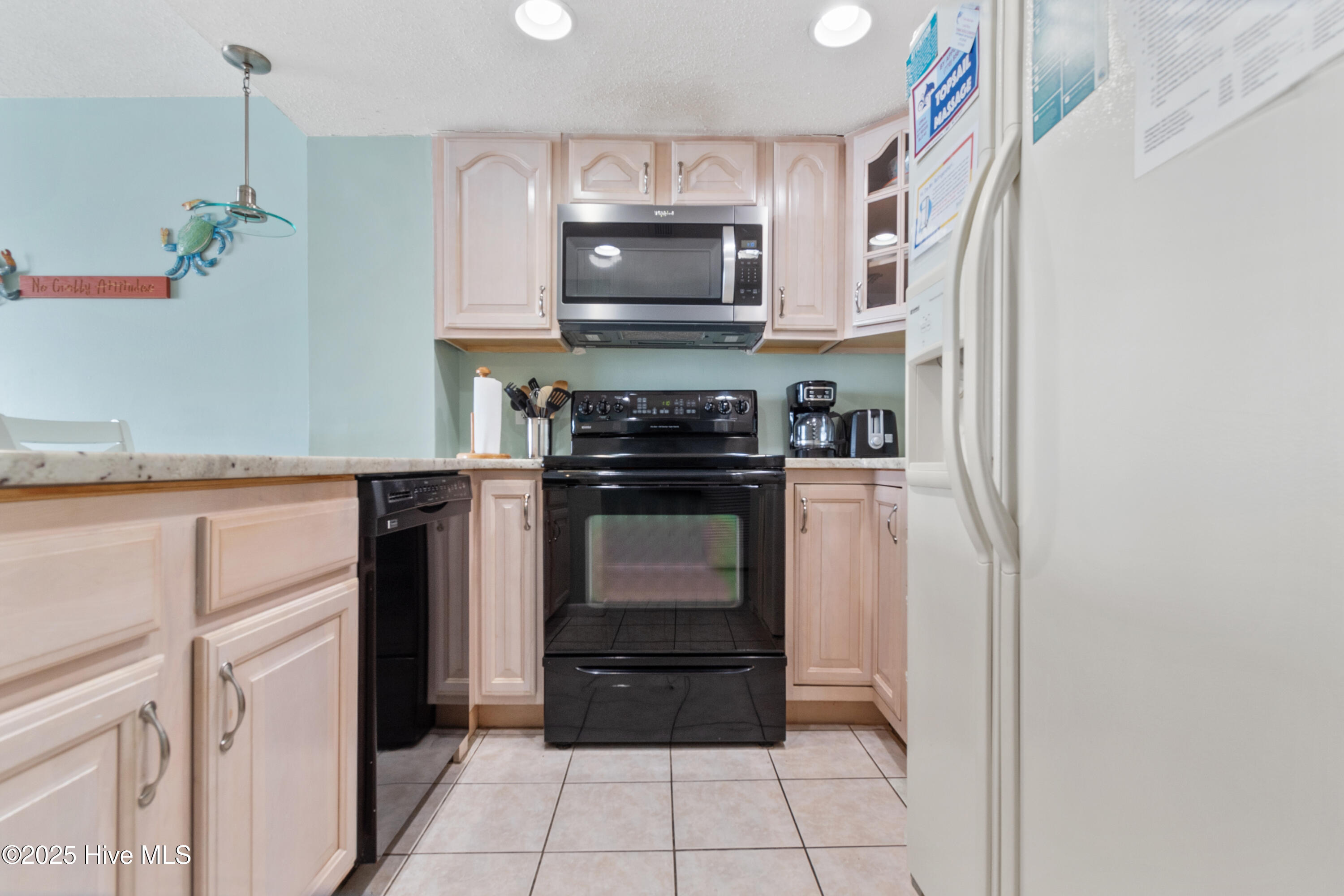 100508749 | Photo 12