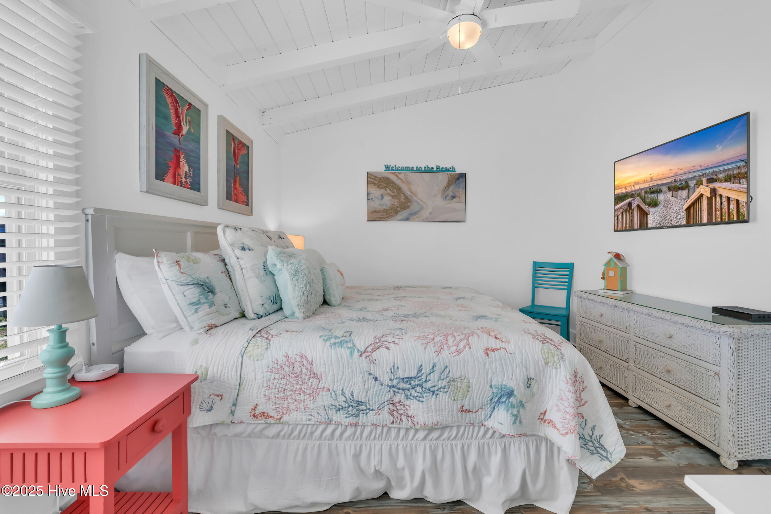 100536286 | Photo 40