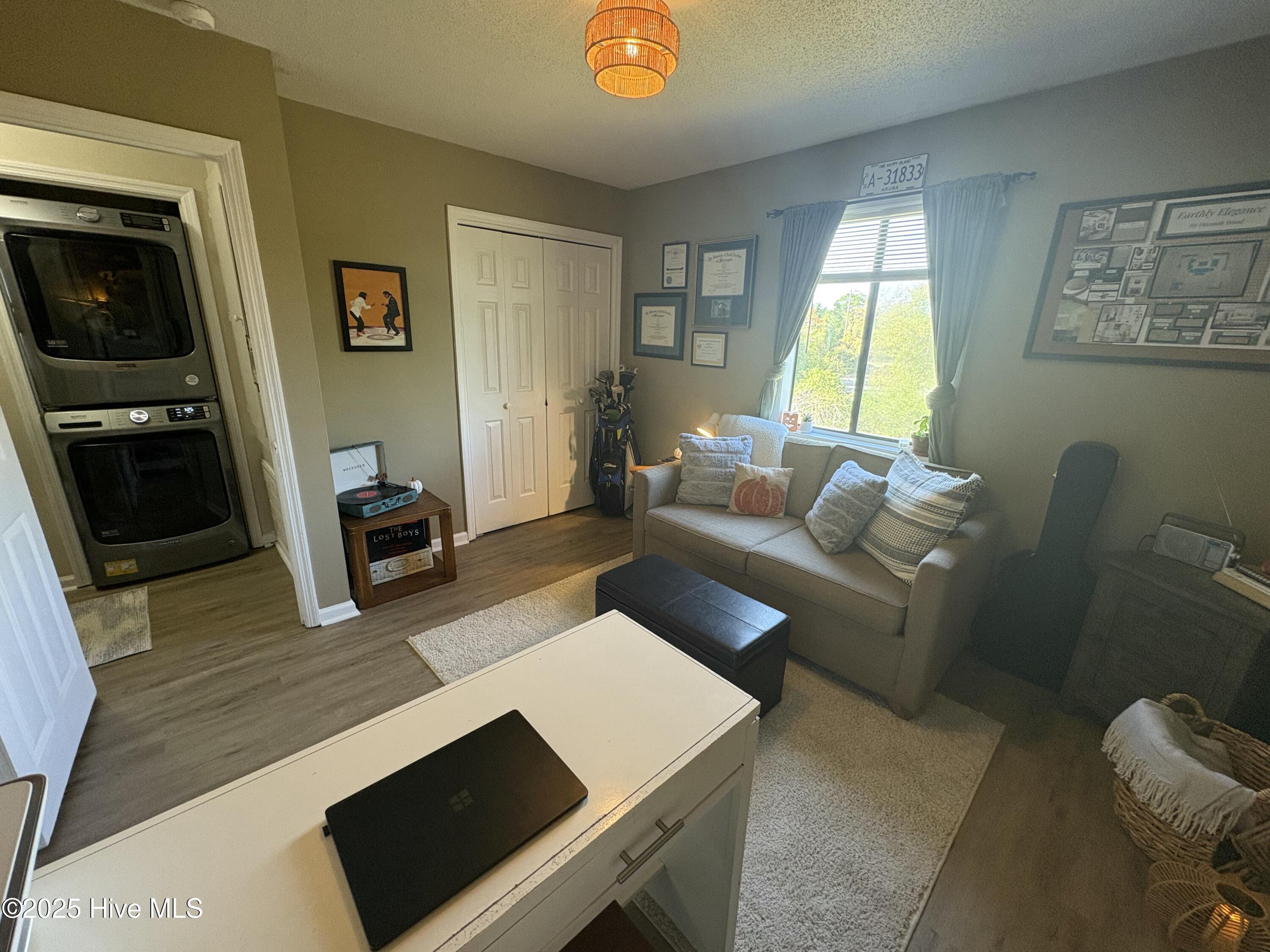 100538040 | Photo 22