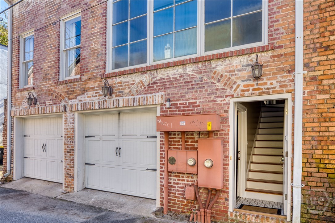 14 E Taylor Street, Savannah, GA, 31401