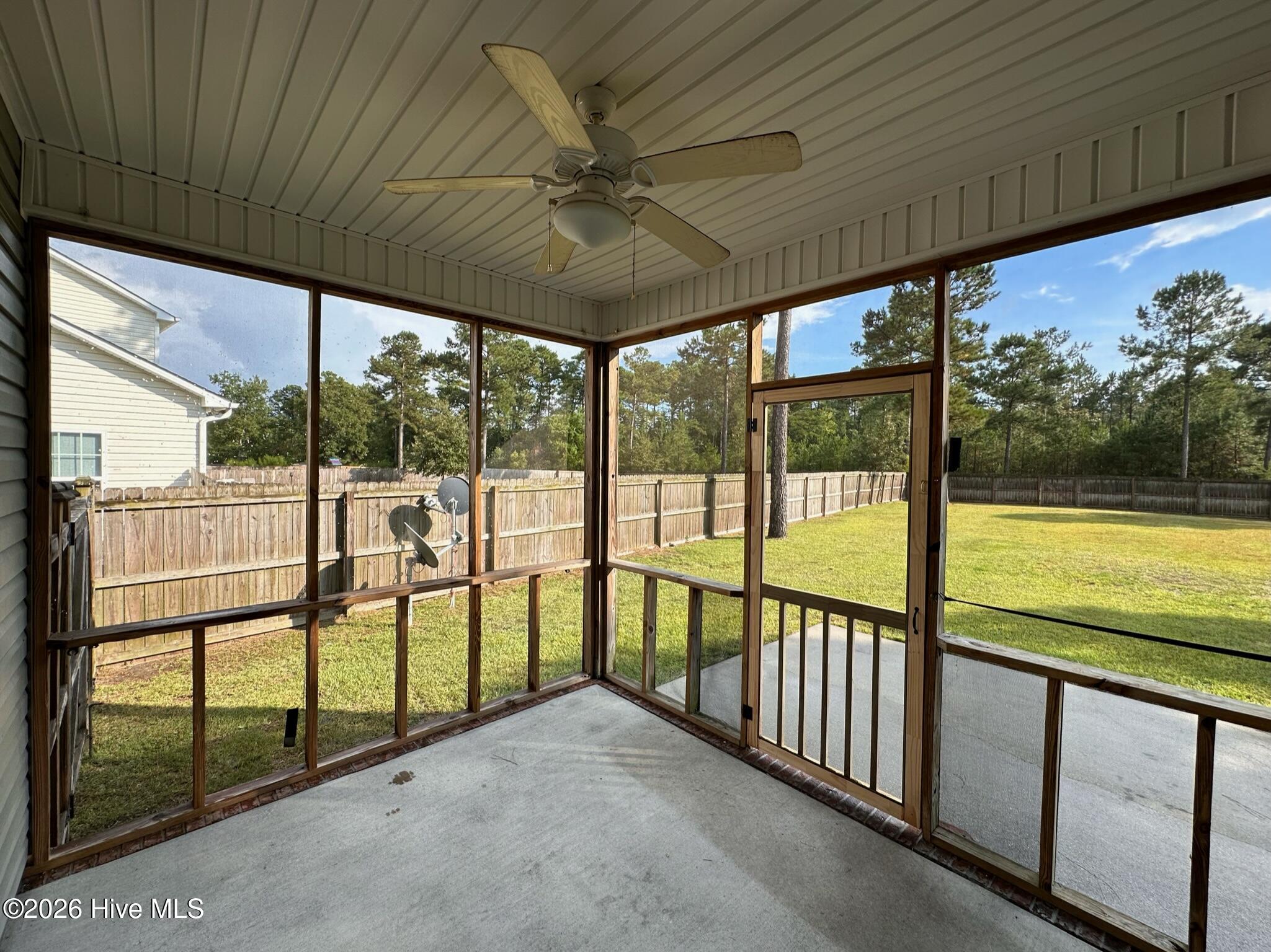 100557868 | Photo 55