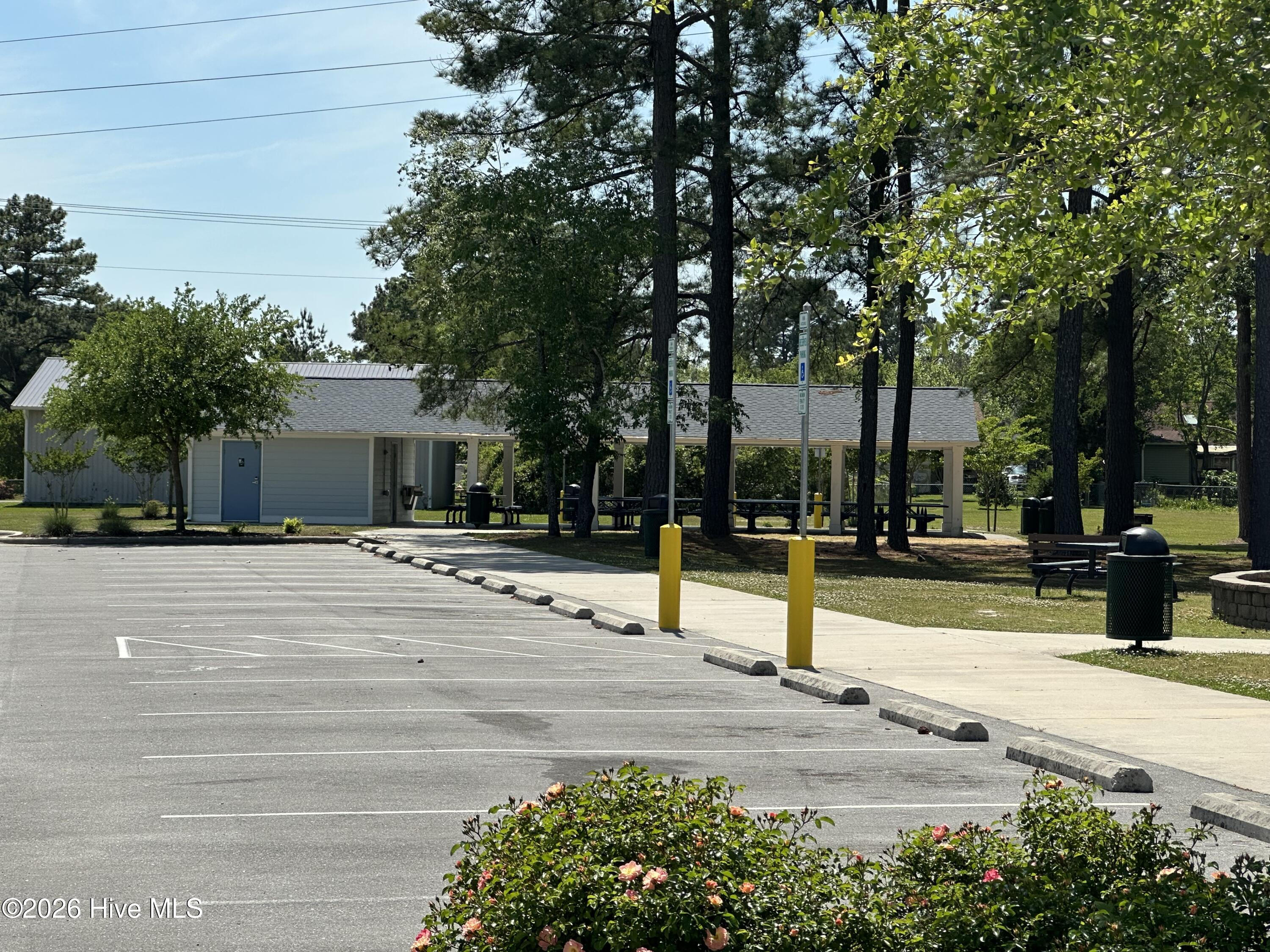 100567713 | Photo 36