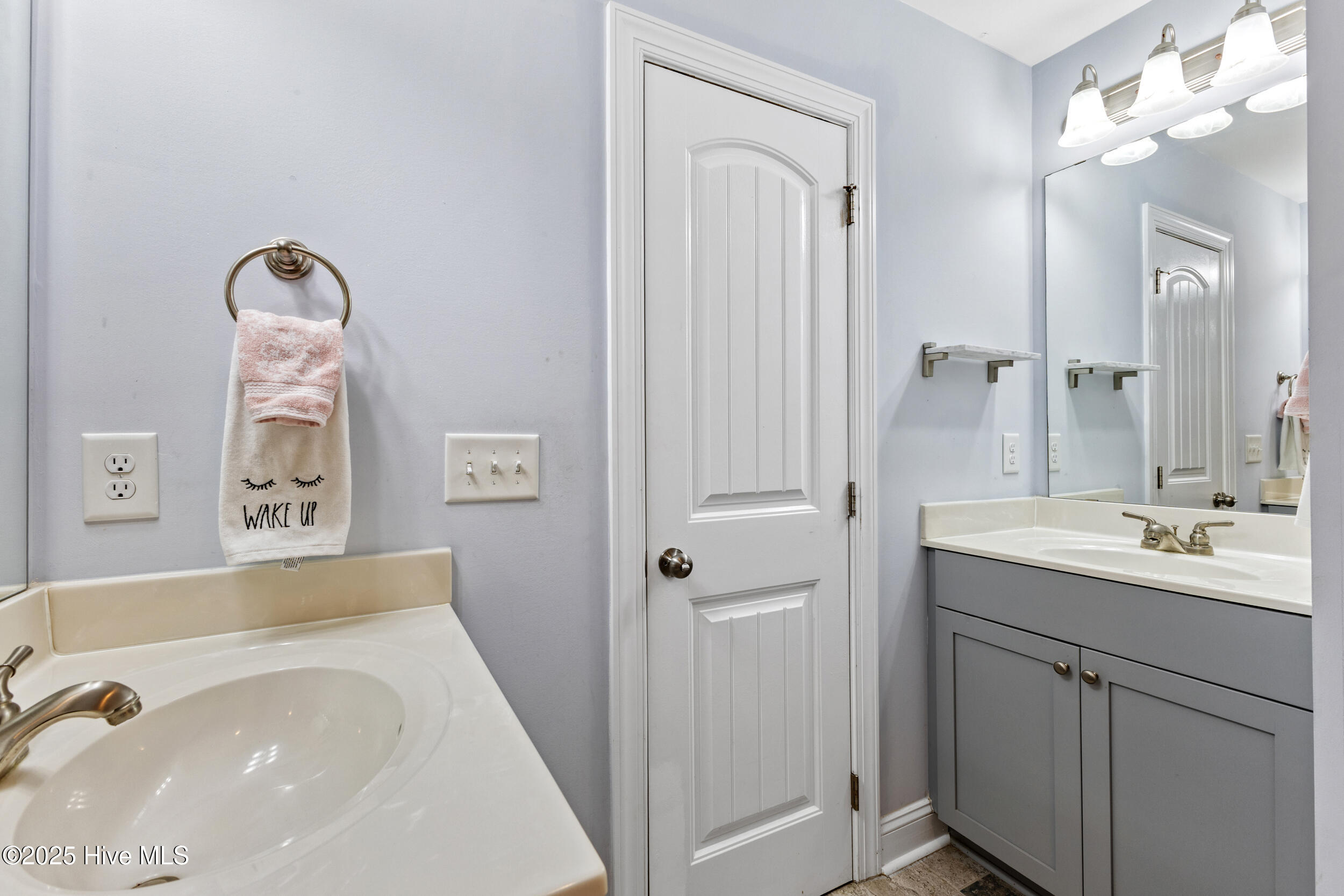 100533307 | Photo 28