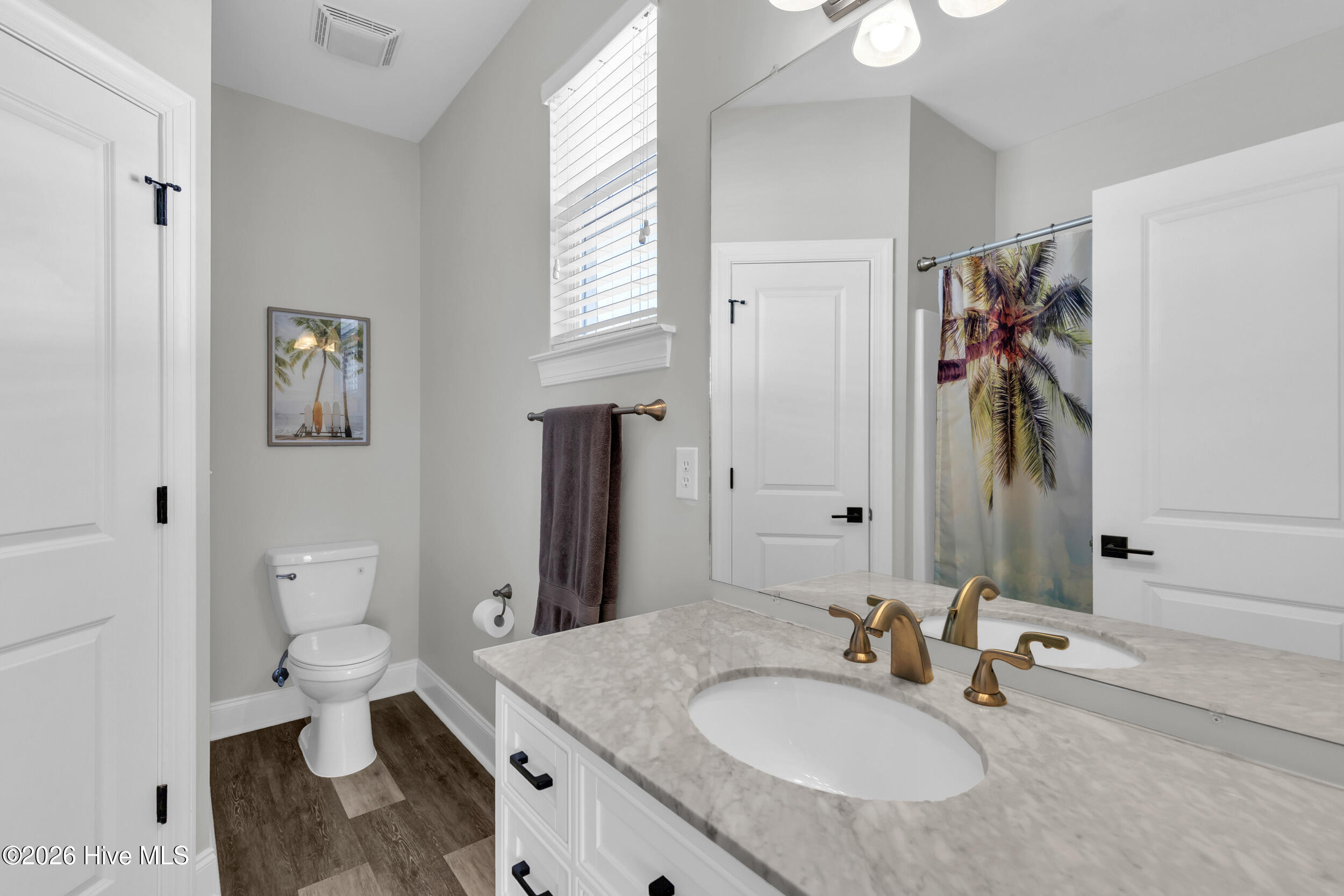 100548181 | Photo 17