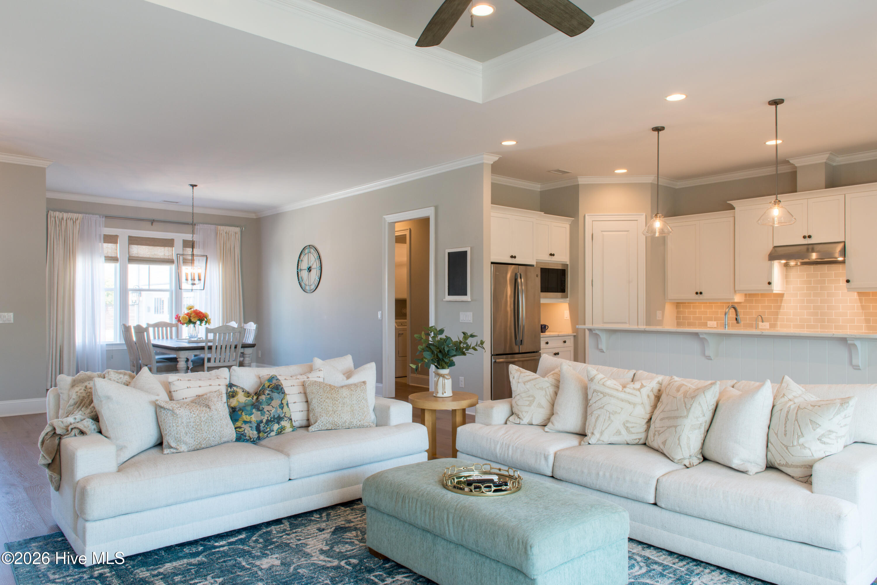 100560299 | Photo 19