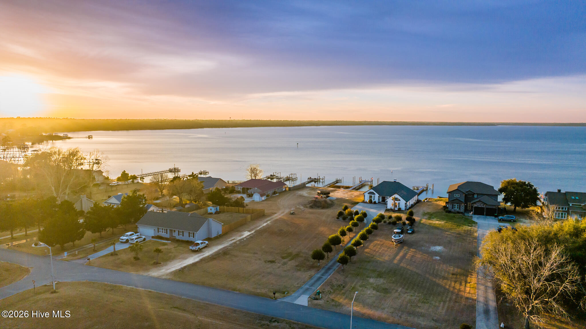 100556044 | Photo 77