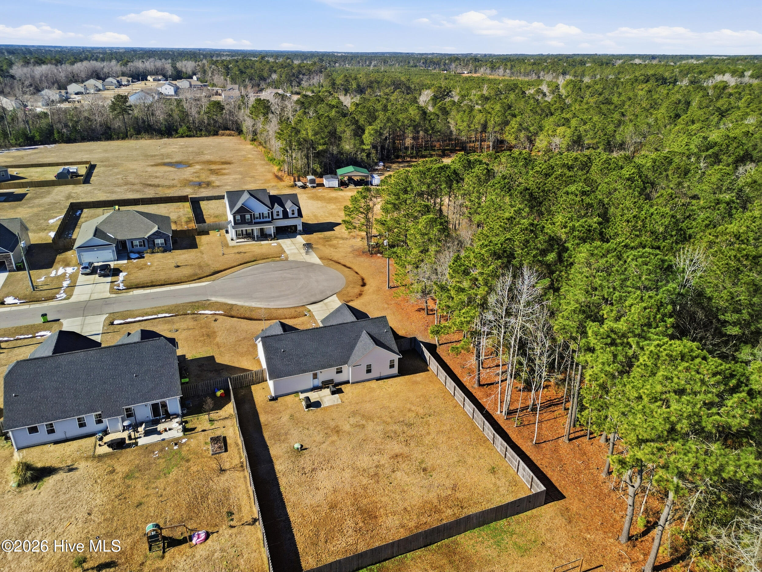 100553402 | Photo 35