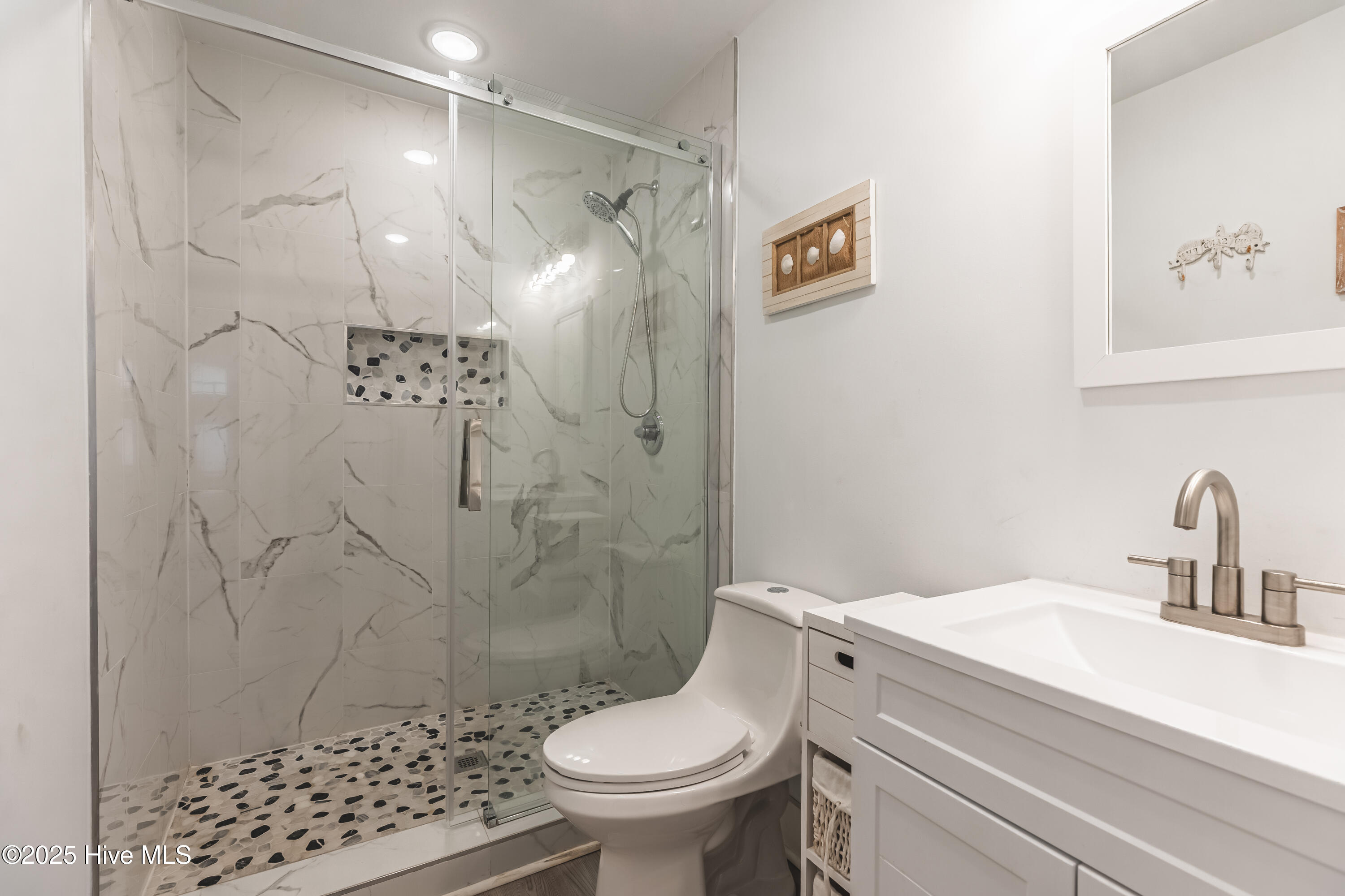 100521166 | Photo 16