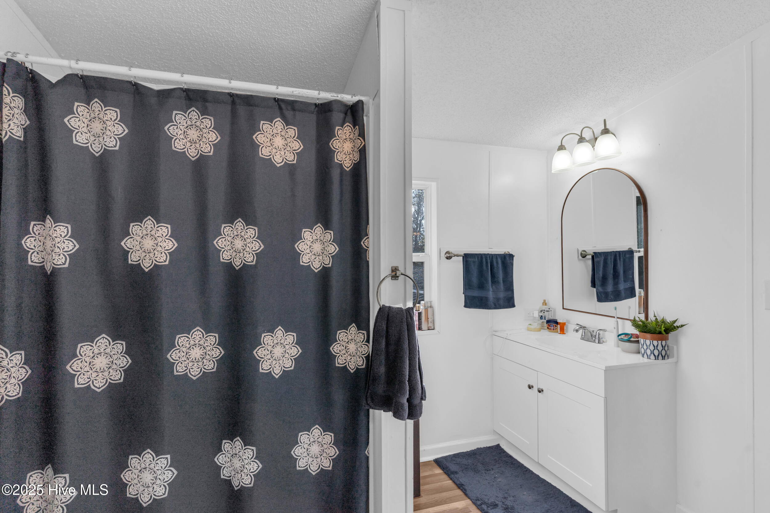 100543887 | Photo 18