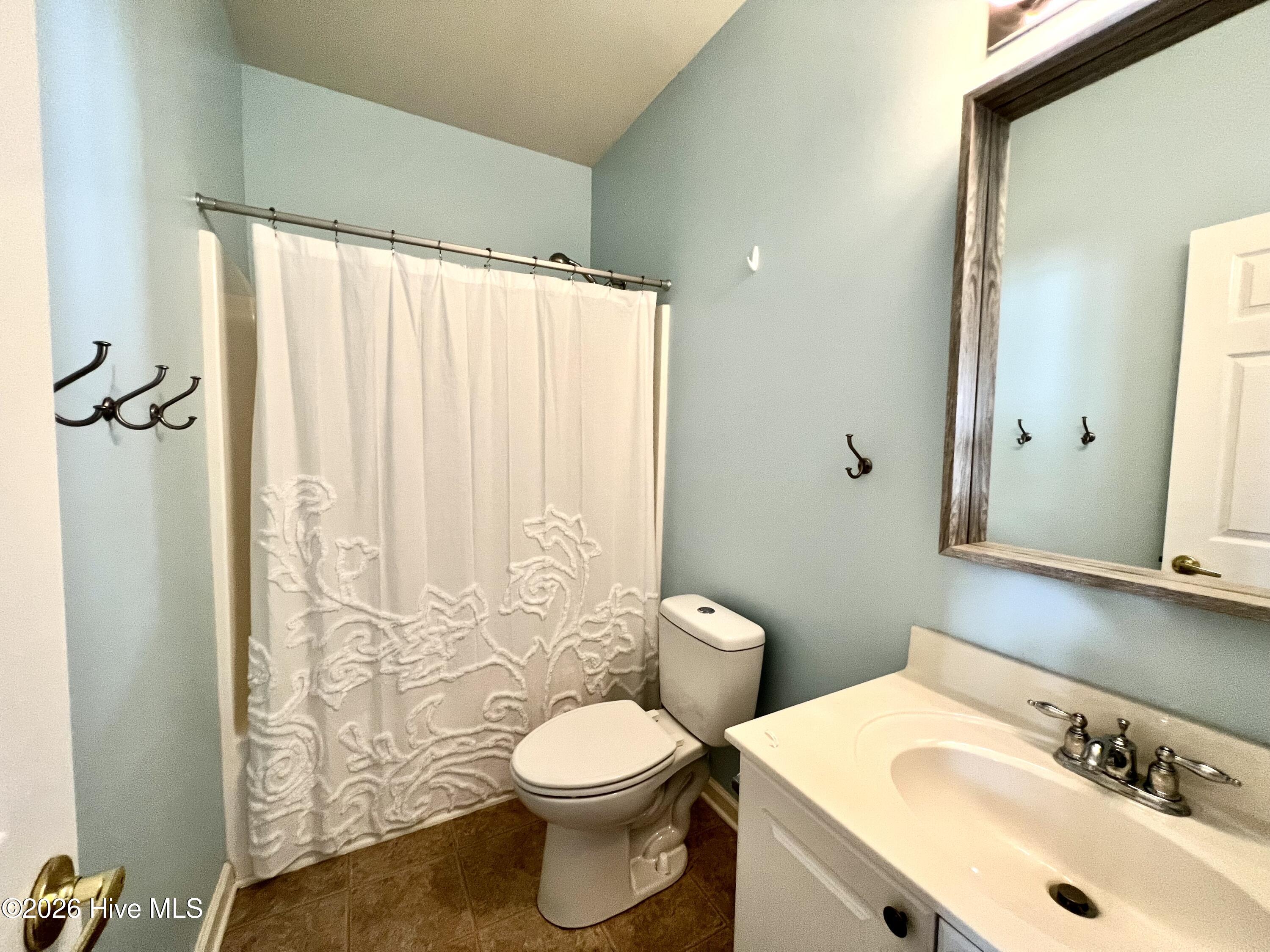 100565978 | Photo 13