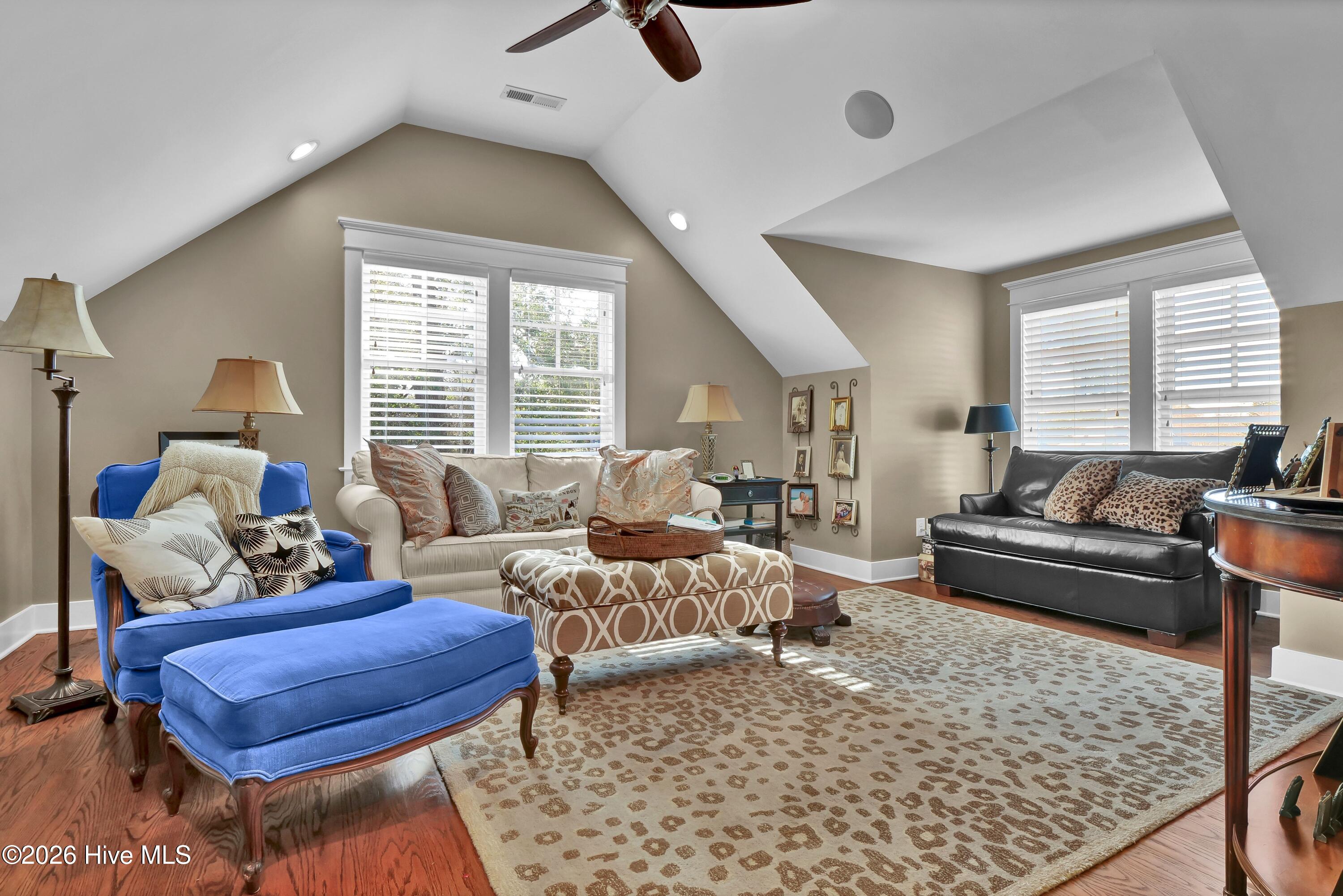 100554551 | Photo 40