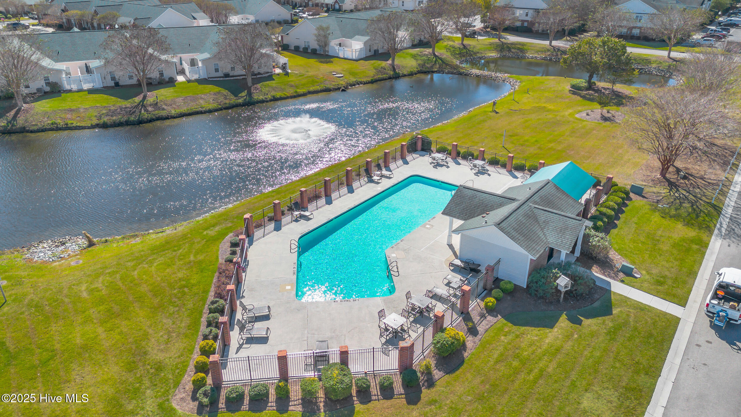 100539370 | Photo 43