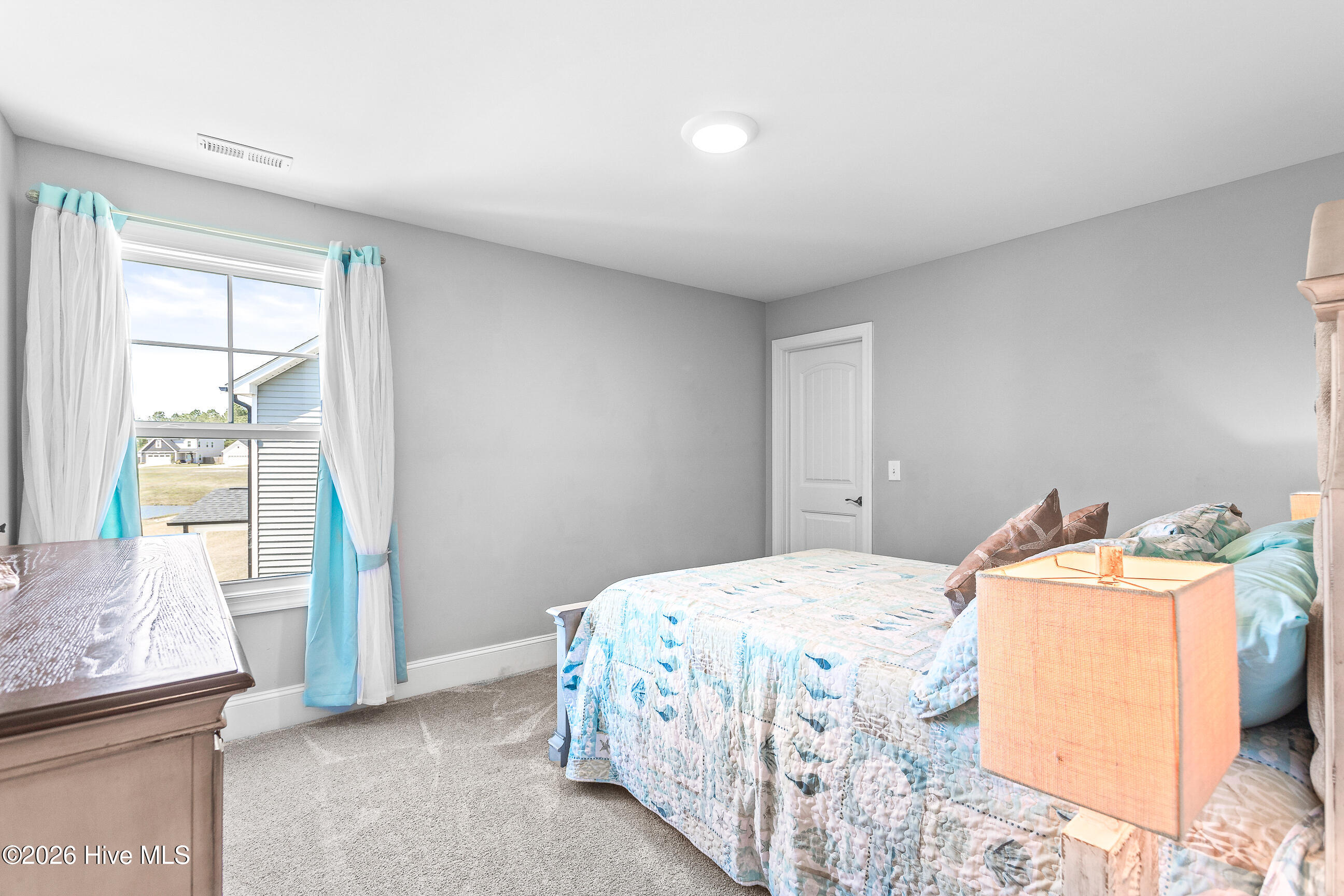 100563975 | Photo 30