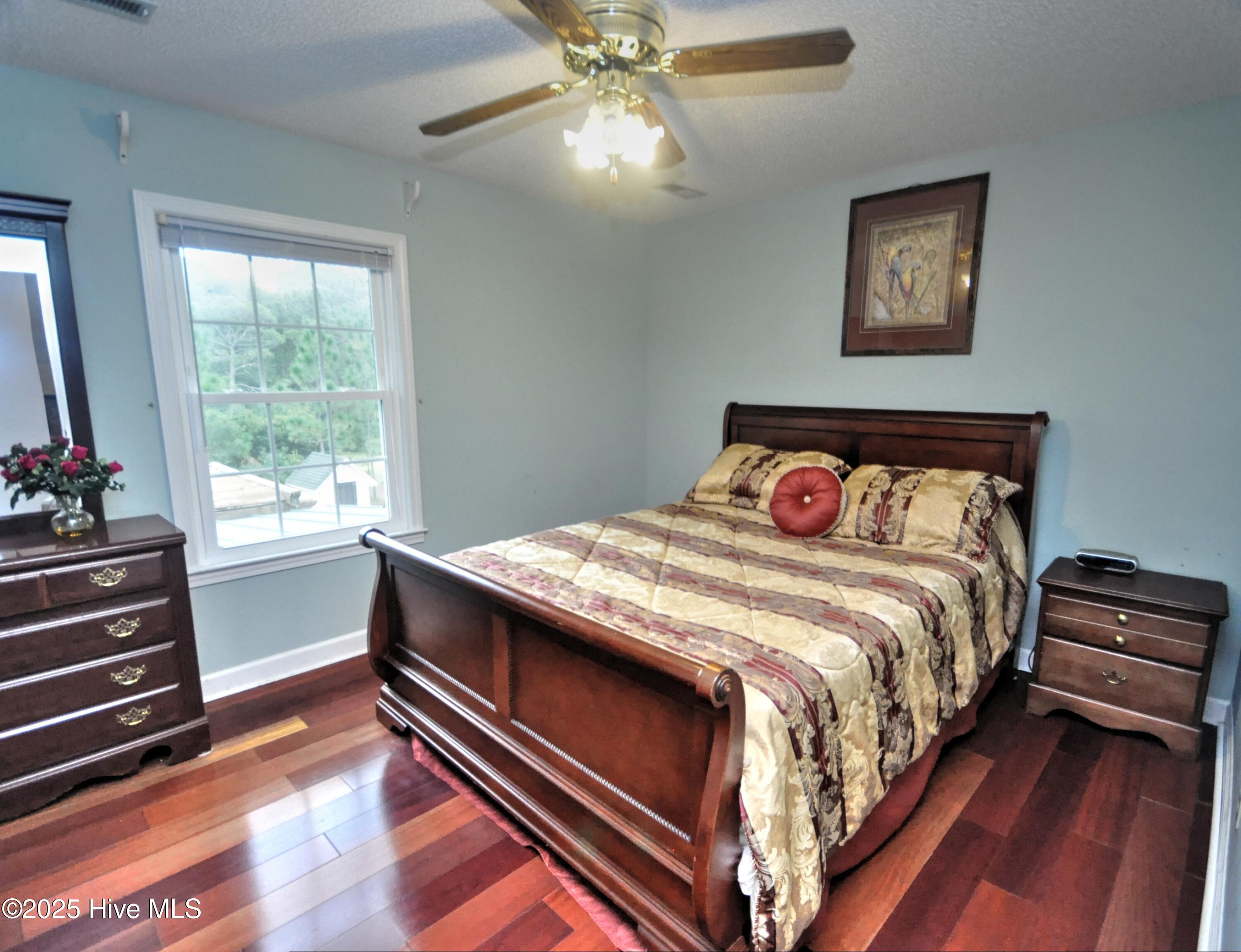 100546216 | Photo 41