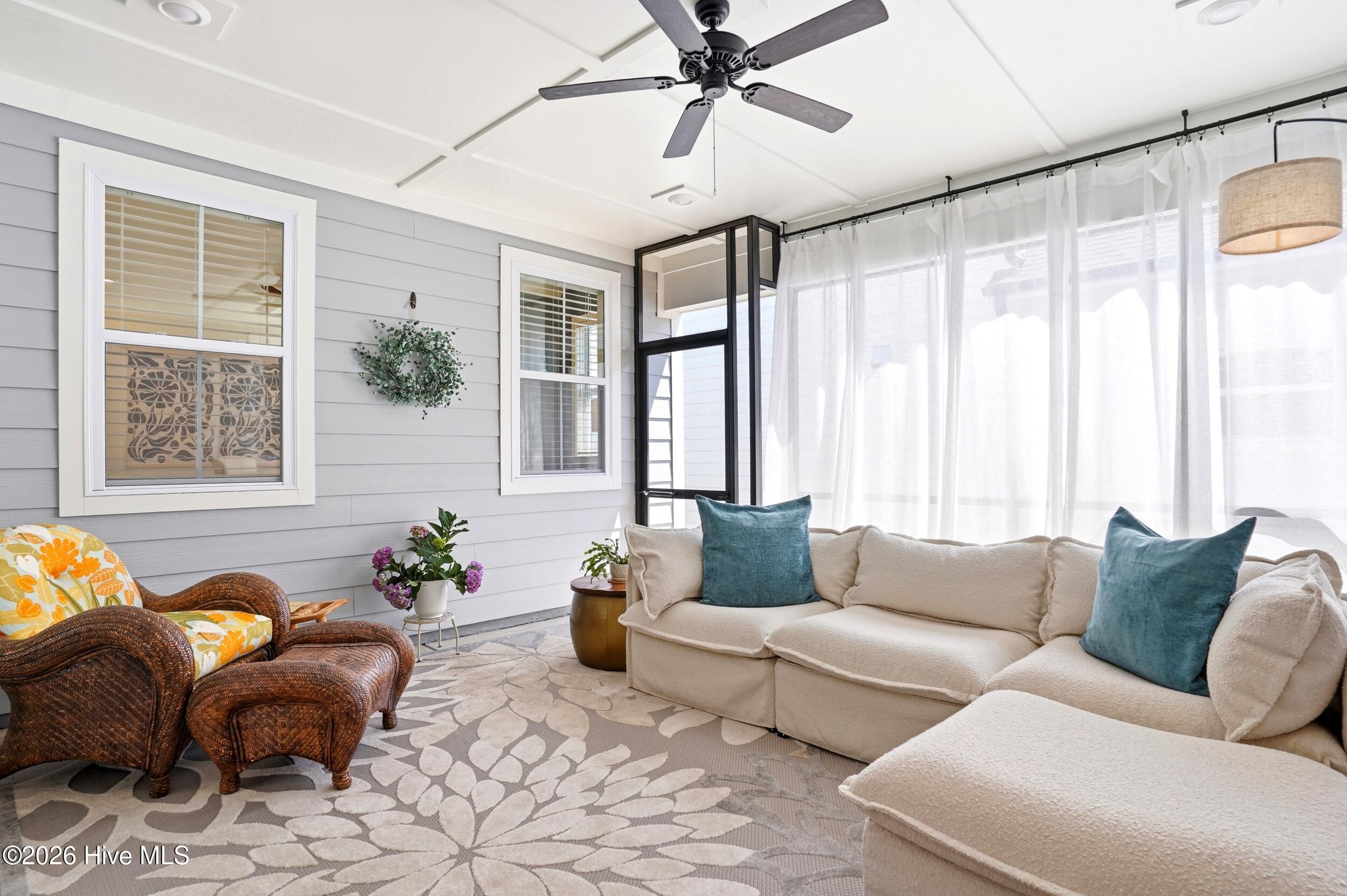 100569050 | Photo 37