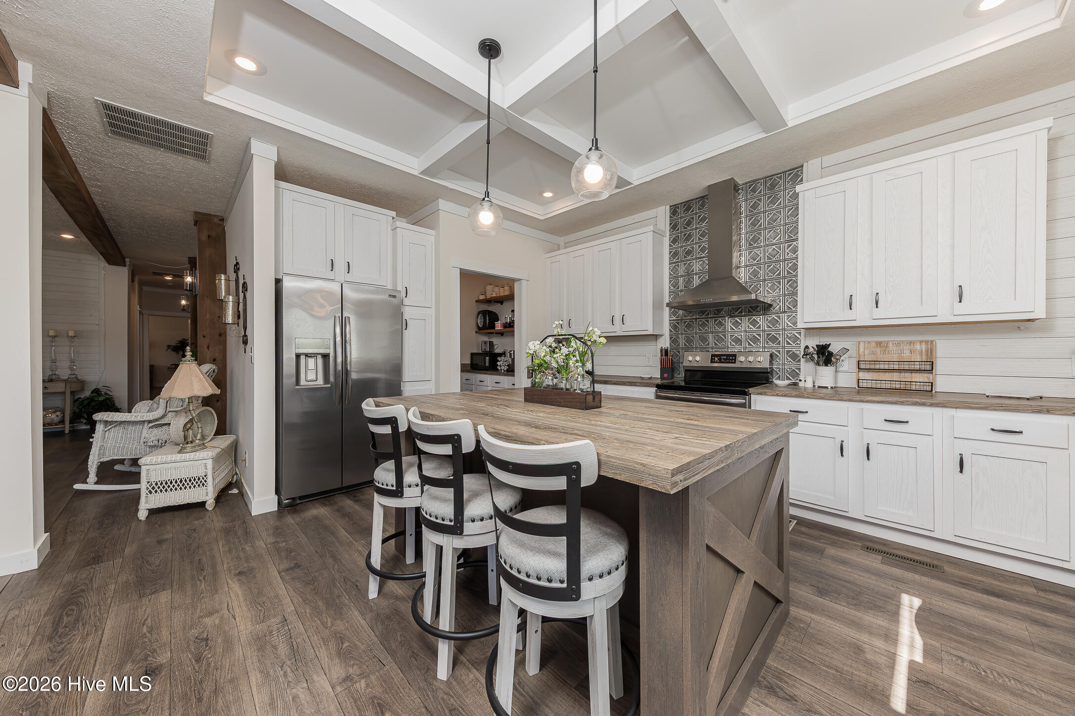 100563969 | Photo 16