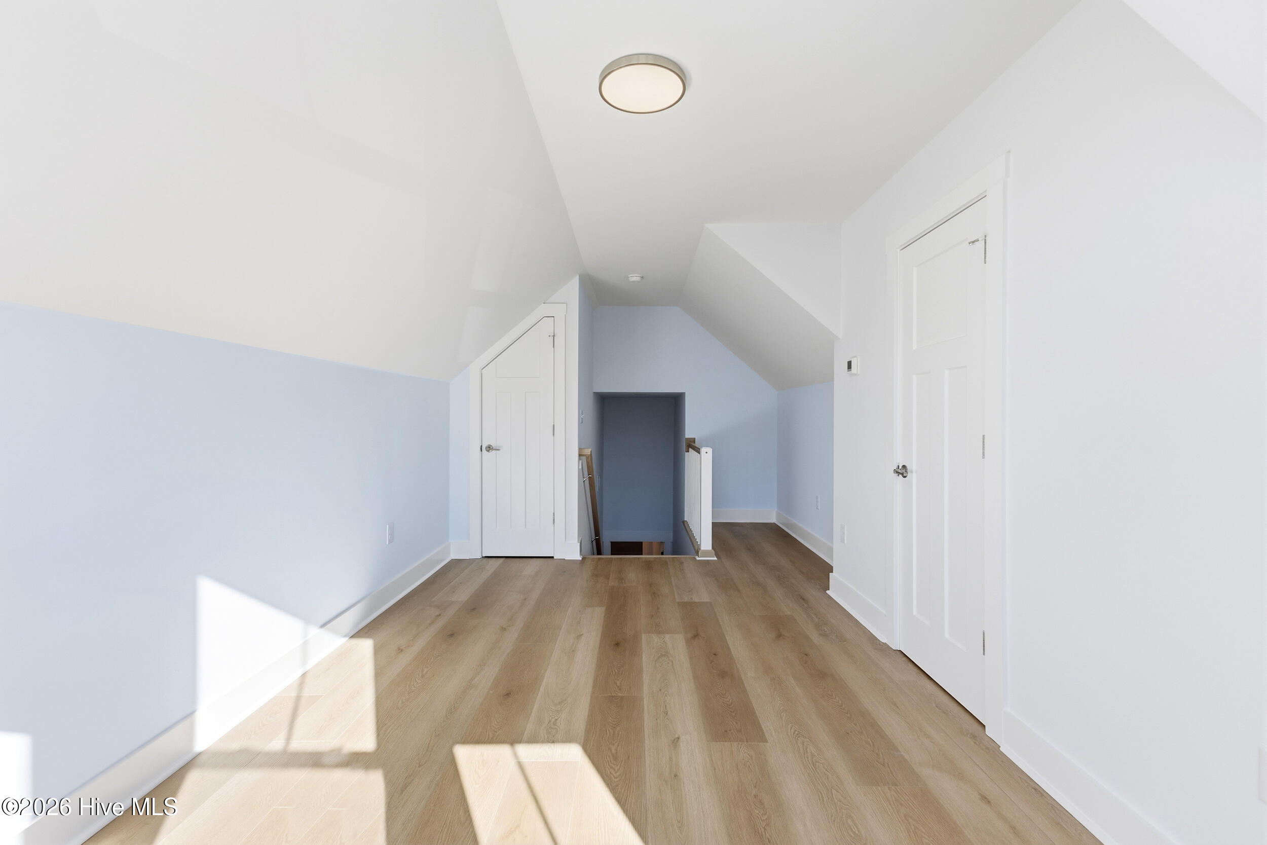 100549765 | Photo 19