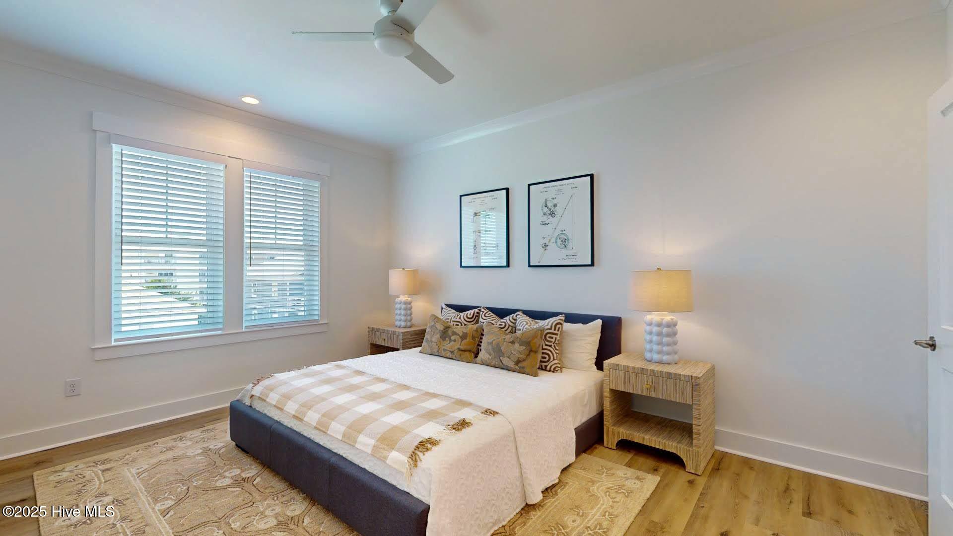 100560716 | Photo 64