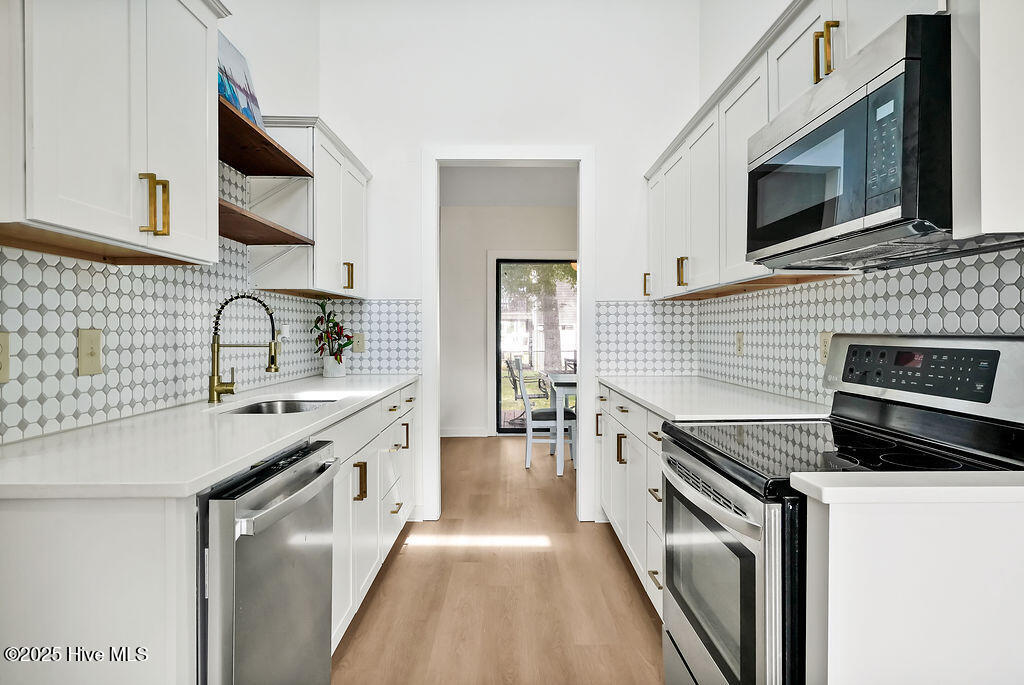 100570405 | Photo 31