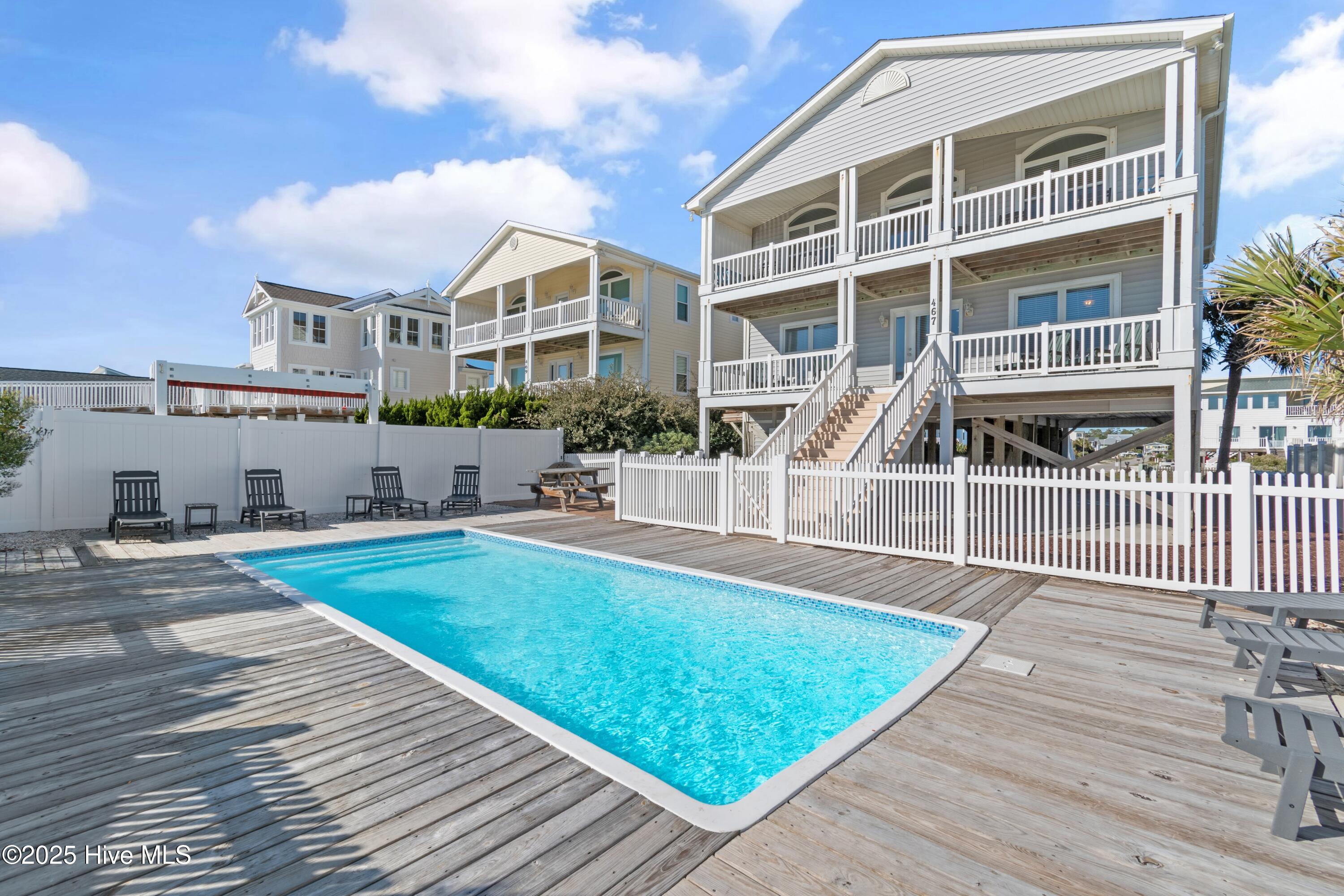 100541214 | Photo 11