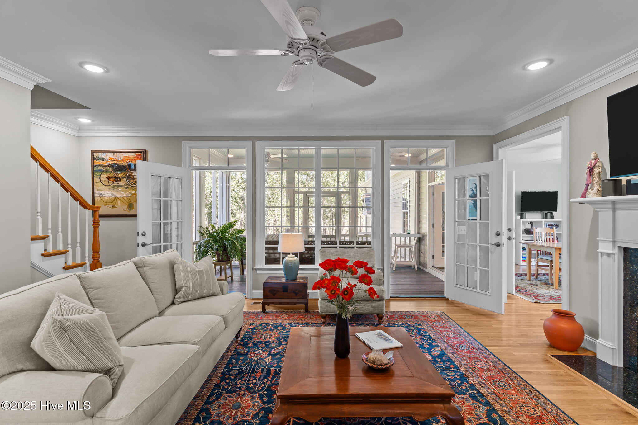 100538166 | Photo 25