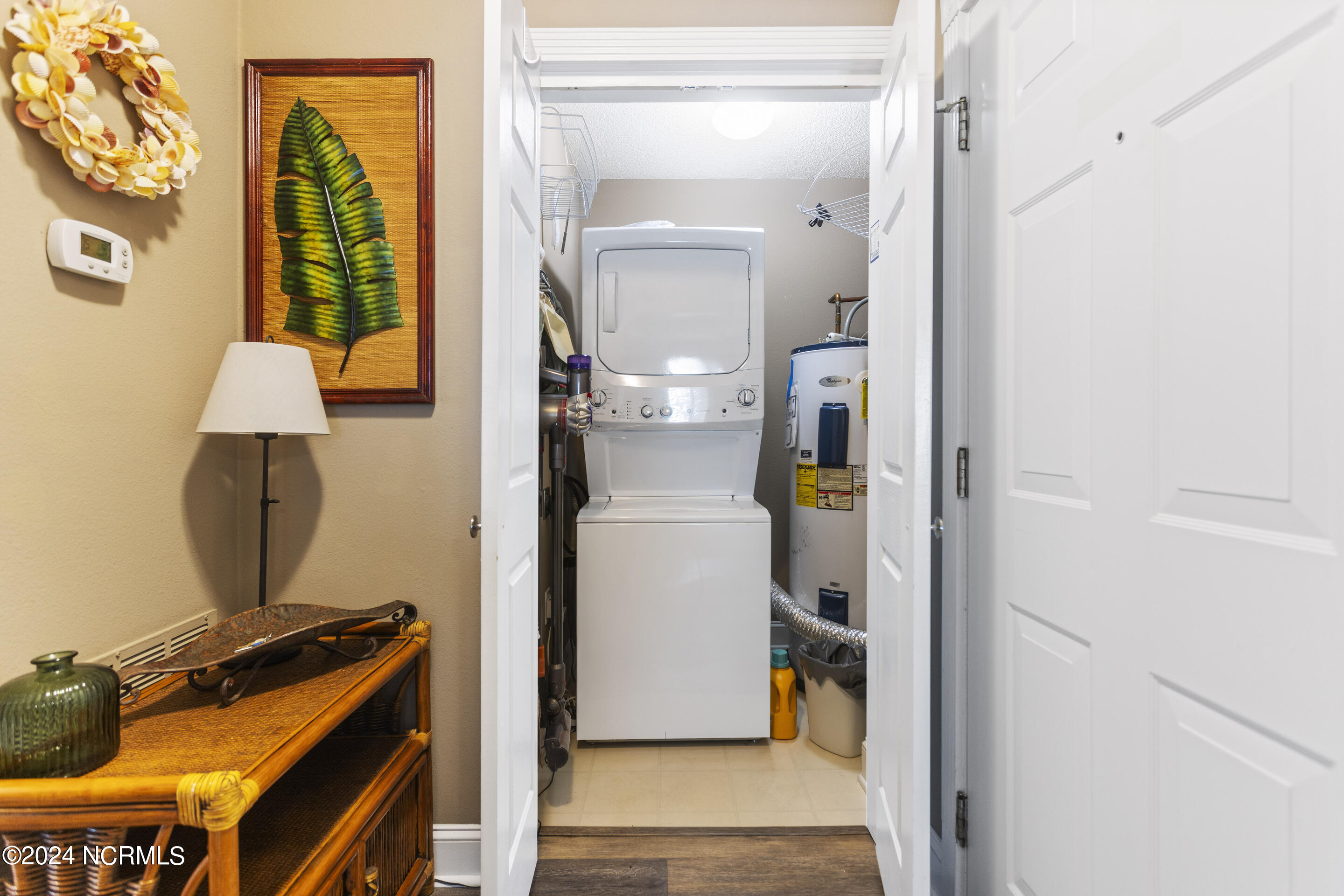 100467588 | Photo 36