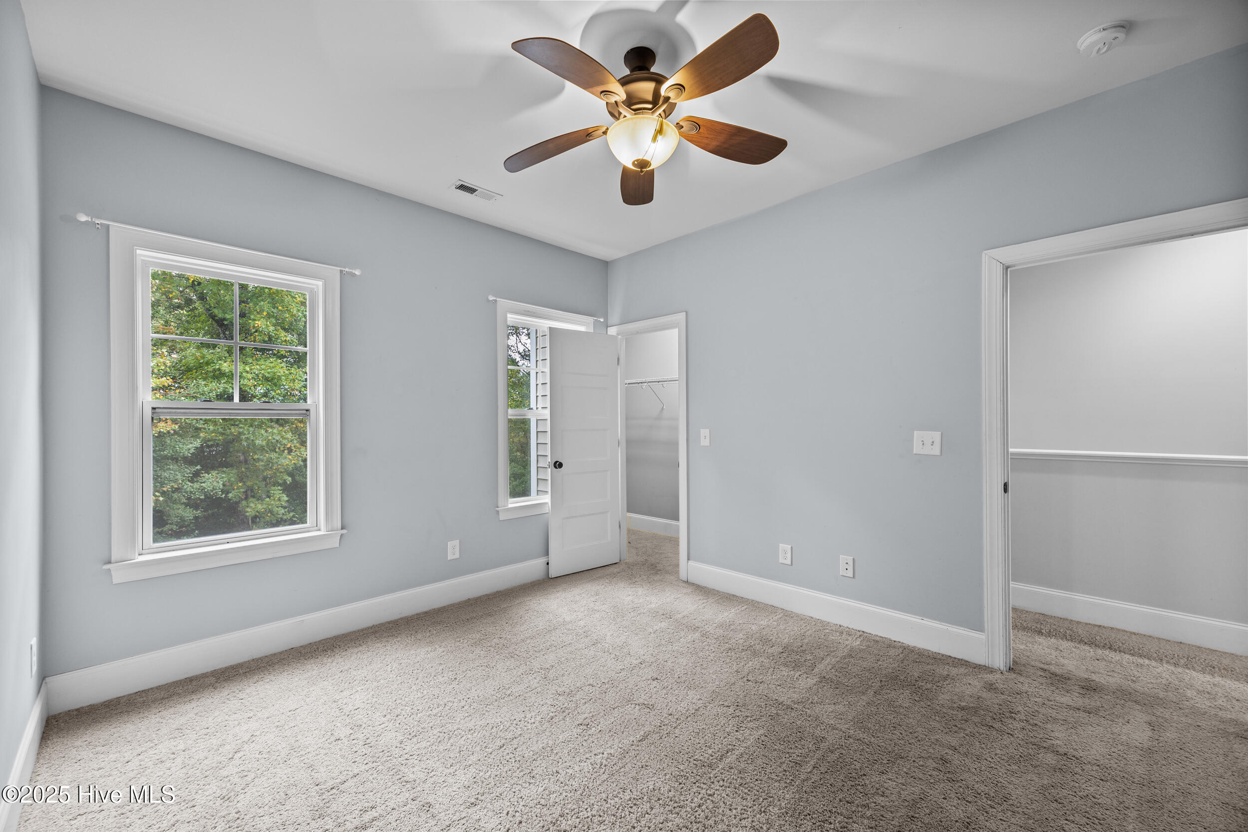 100538998 | Photo 36