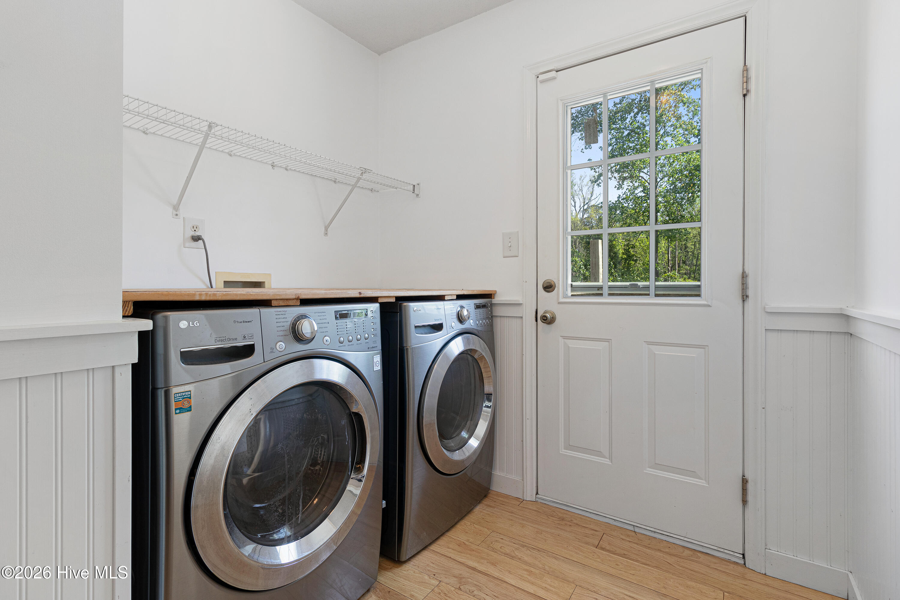 100570651 | Photo 24