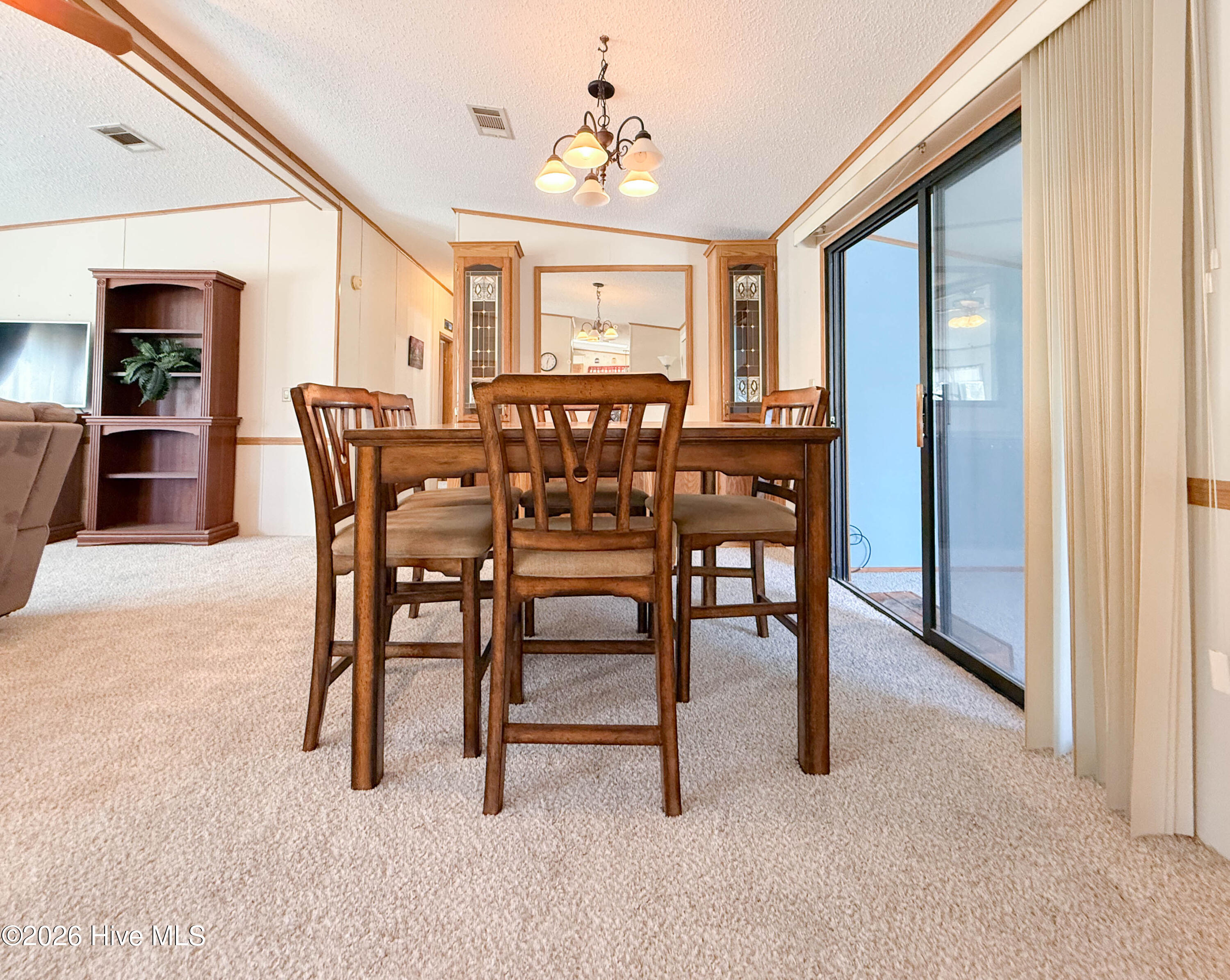 100563984 | Photo 12