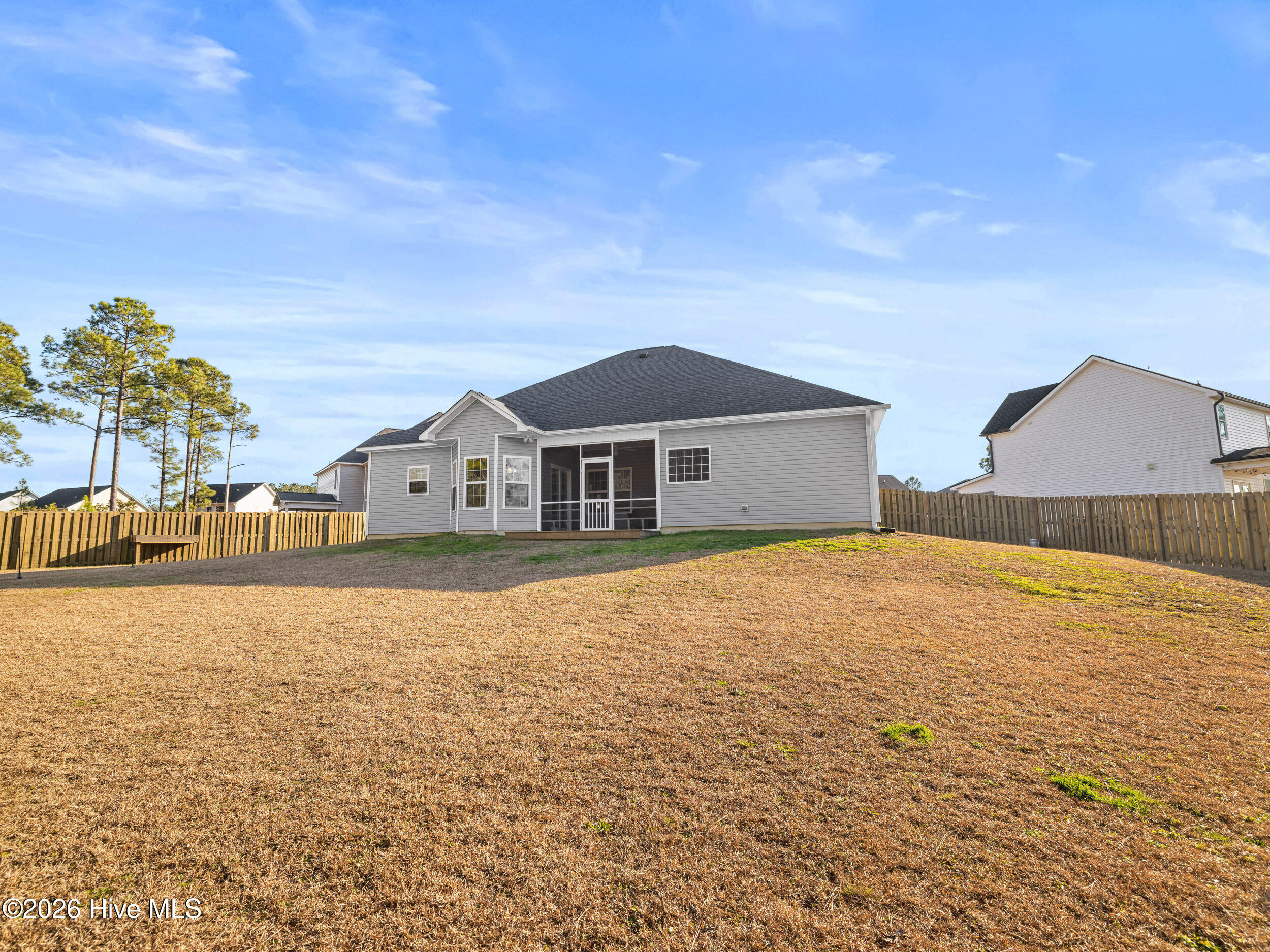 100553436 | Photo 51