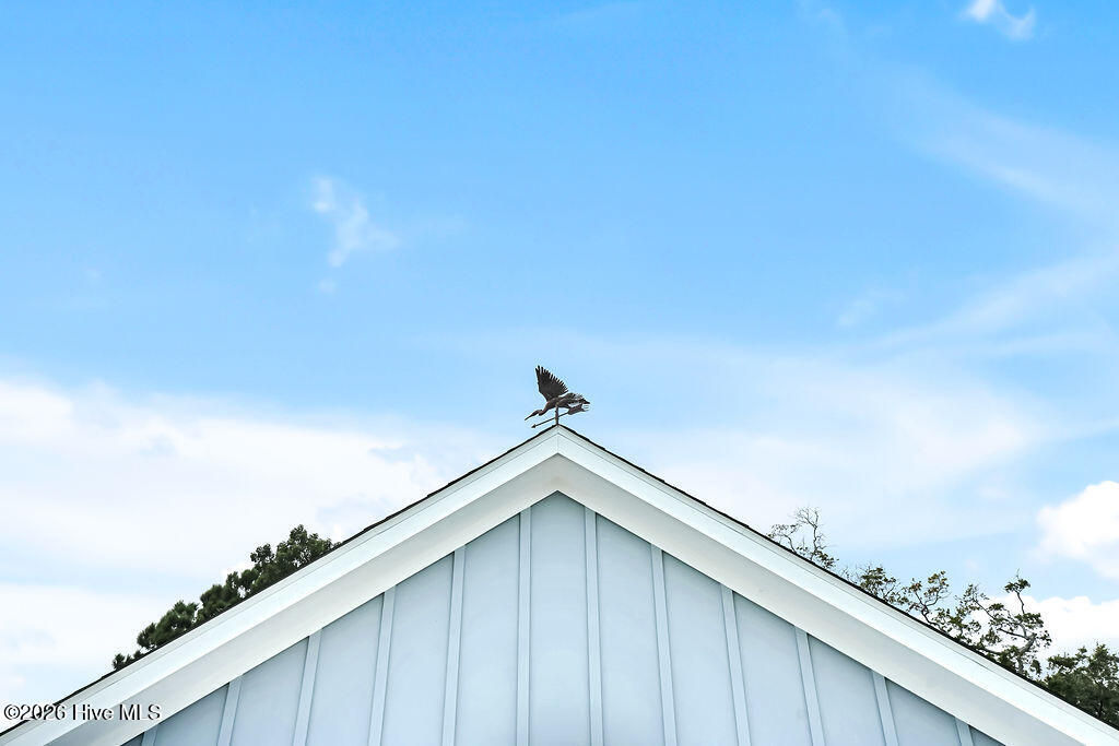 100590830 | Photo 3