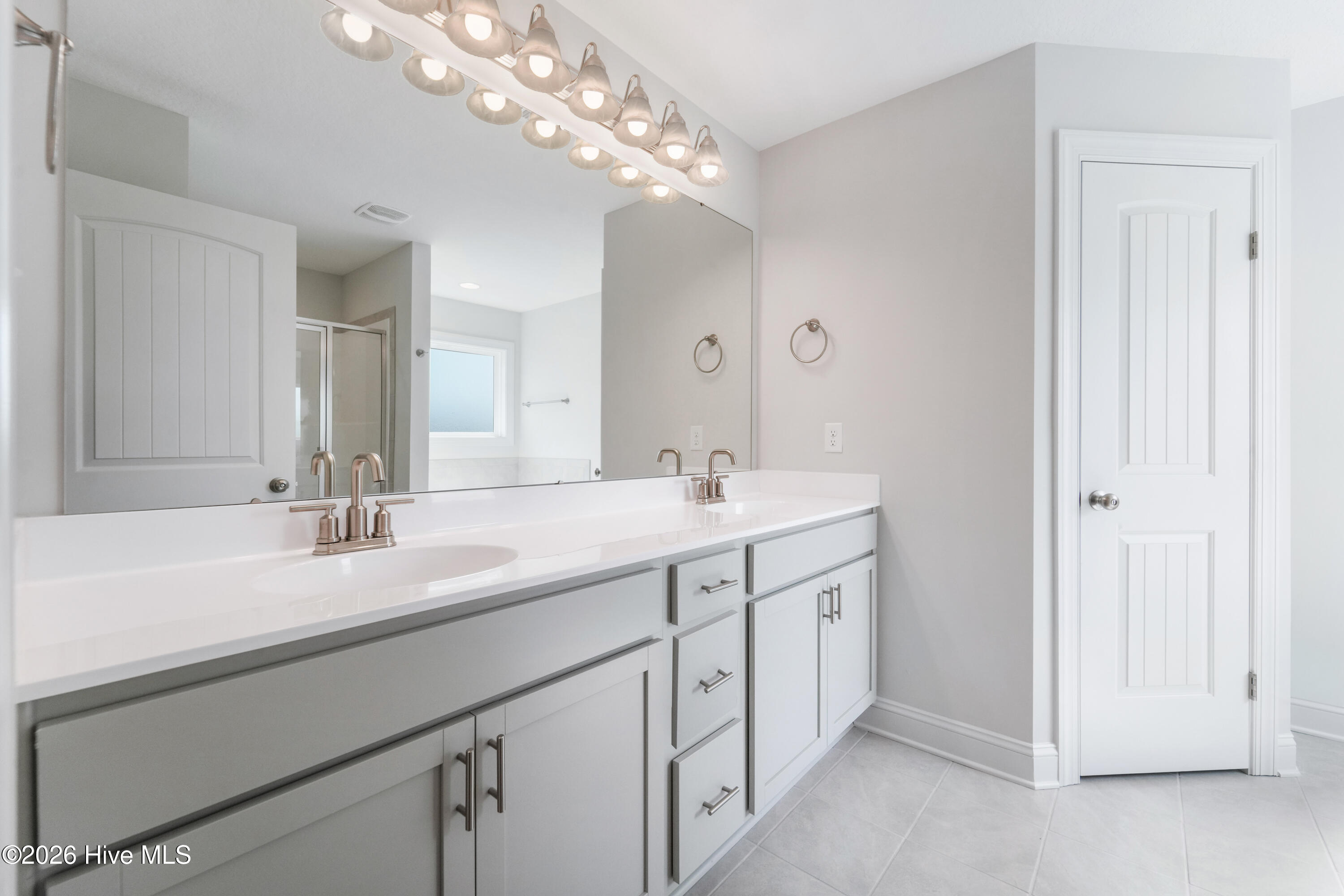 100519692 | Photo 20